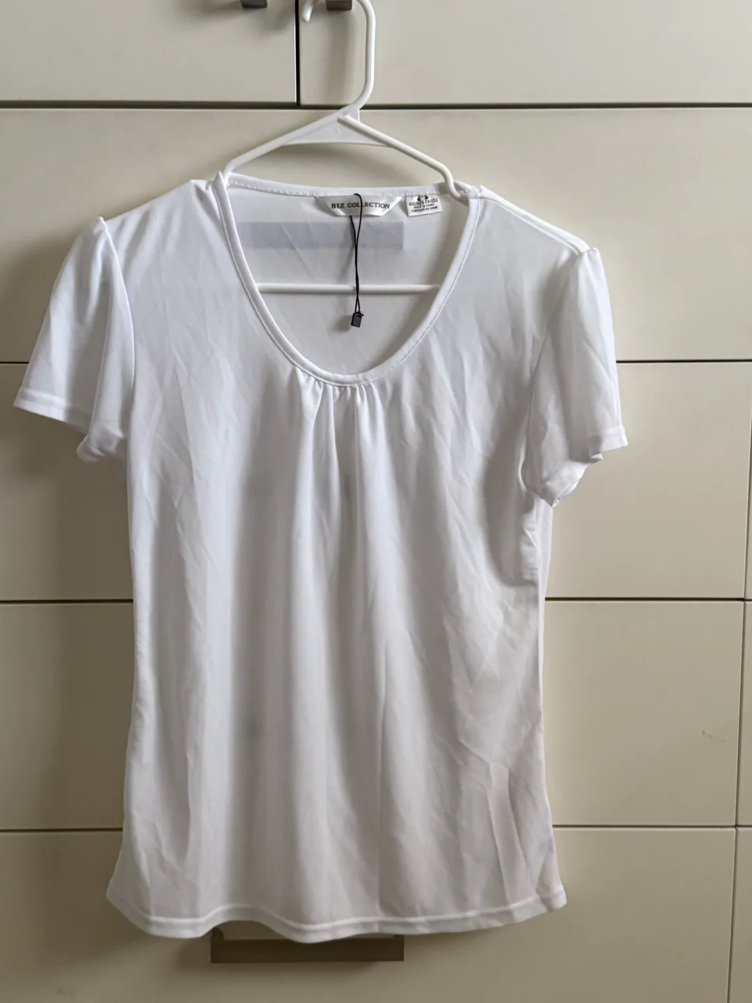 Biz Collection White T-Shirt - Size 2 thumbnail