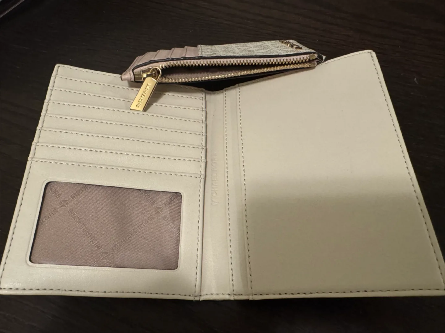 Michael Kors Wallet & Card Holder Set image indicator(2)