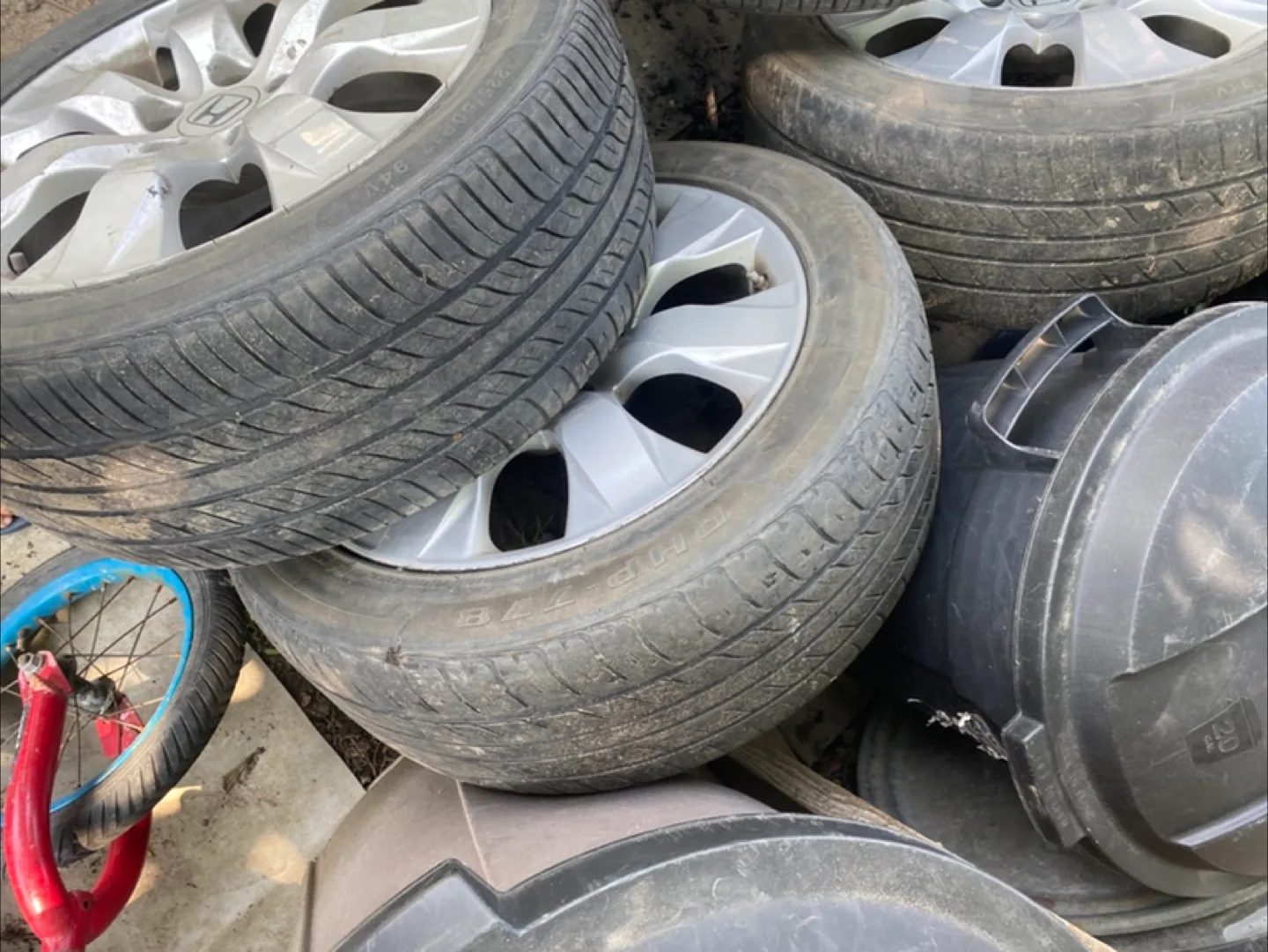 Honda 225/50R17 94V Tires thumbnail
