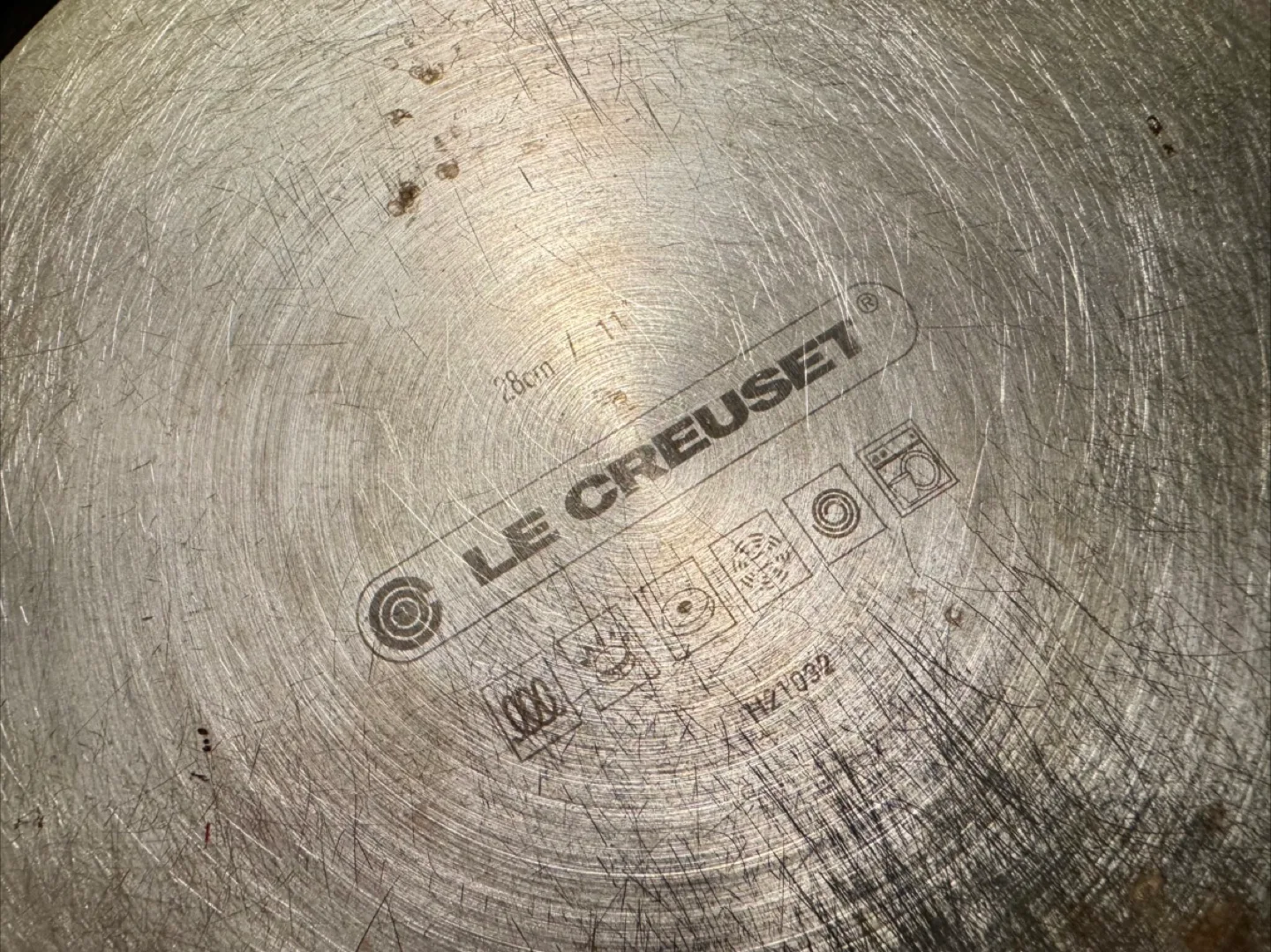 Le Creuset 28cm Frying Pan image indicator(3)