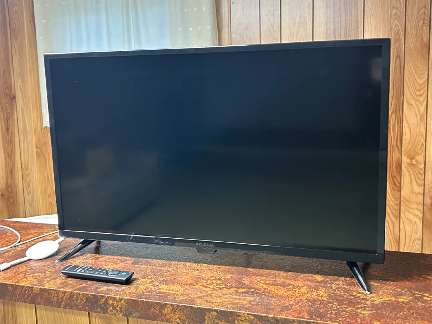 Insignia 32" LED FHD Fire TV - only used a few times! thumbnail