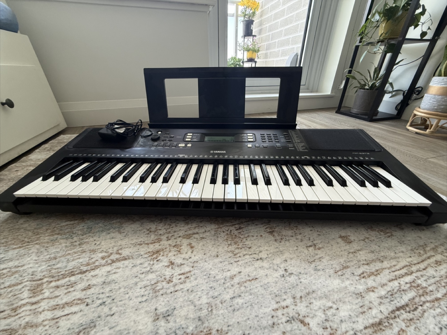 Yamaha PSR-E373 Portable Keyboard