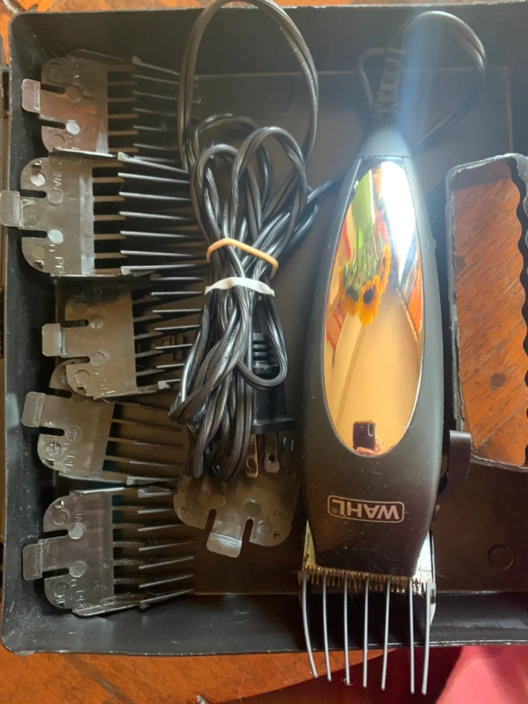 PET Wahl Hair Clipper Set with Case thumbnail