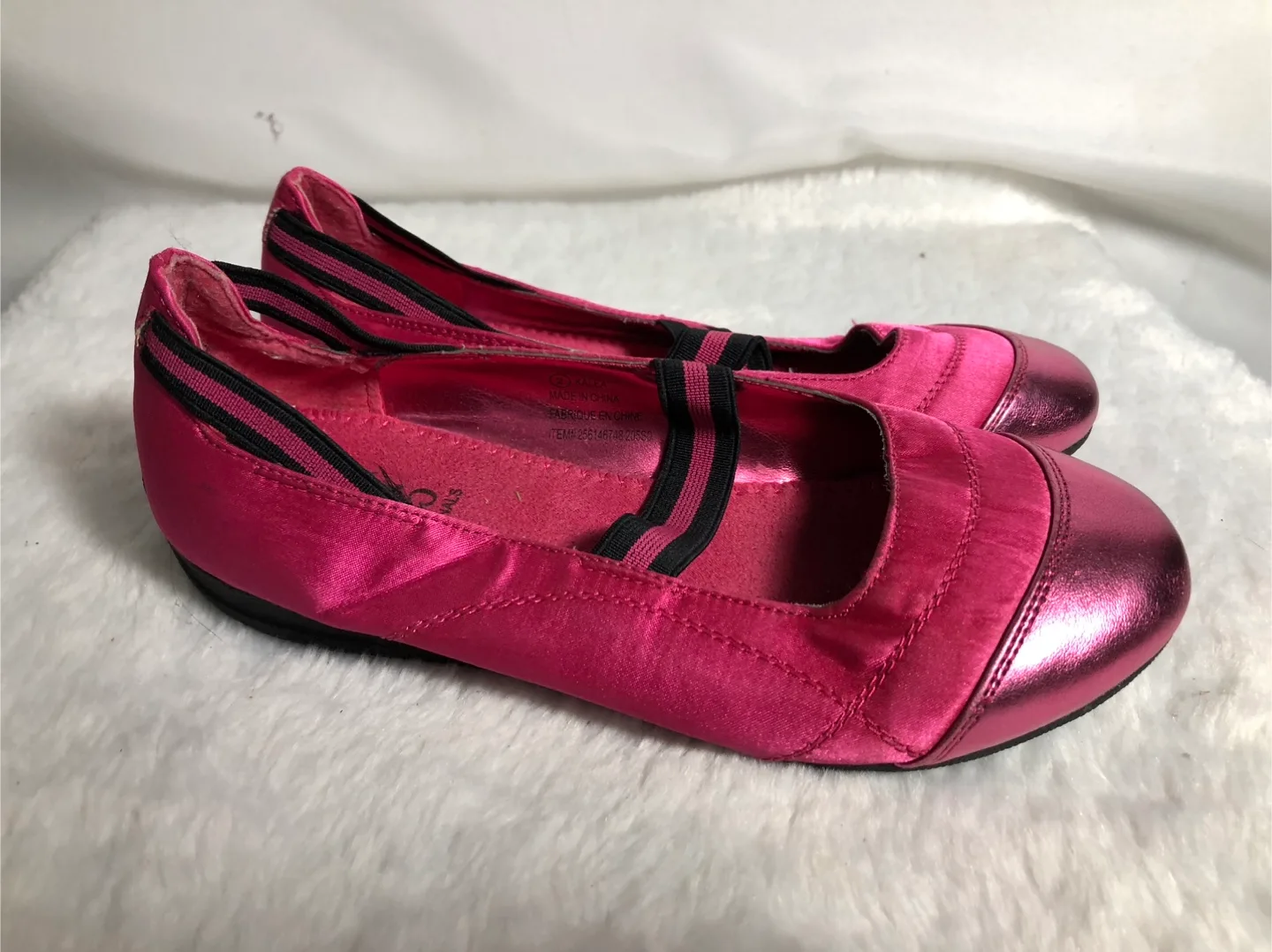 Girls Pink Shoes. Size 2. thumbnail