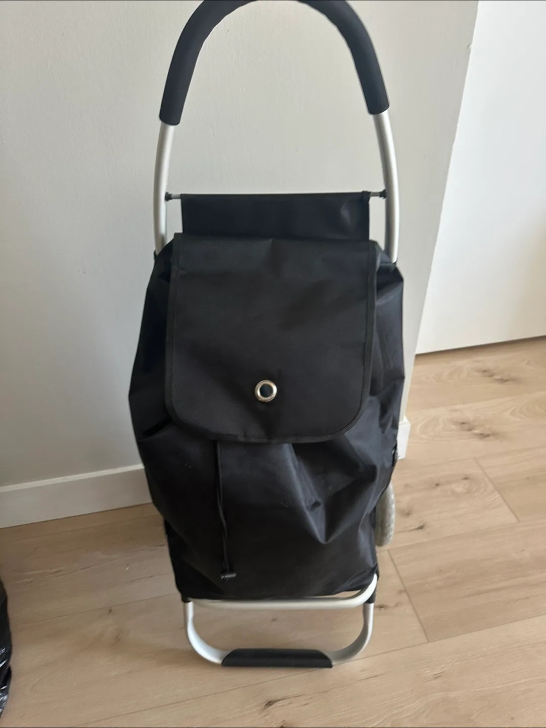 Black Shopping Trolley thumbnail
