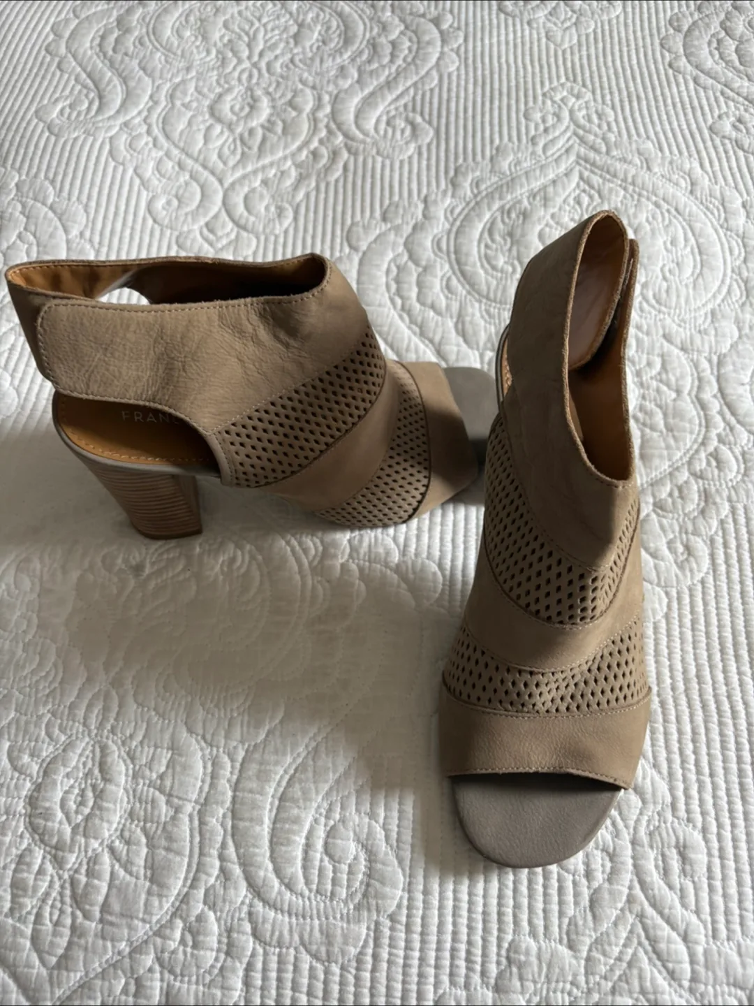 Franco Sarto L-Jalia Beige Heels - Size 8.5 thumbnail