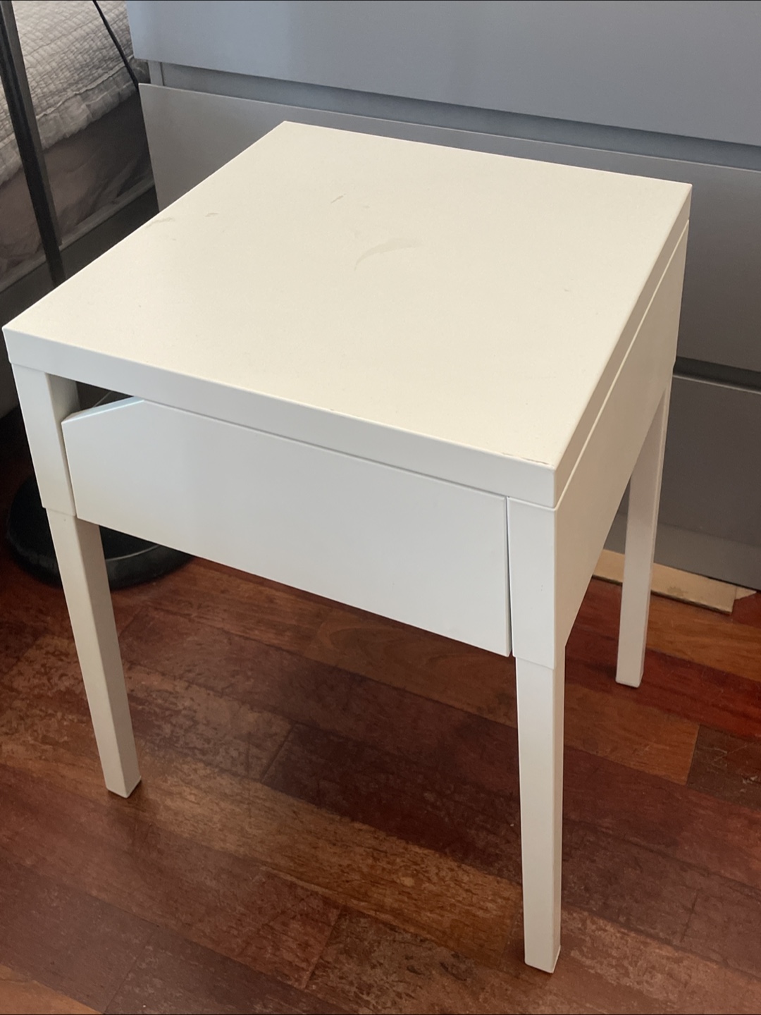 🥕White Metal Nightstand - photo 2
