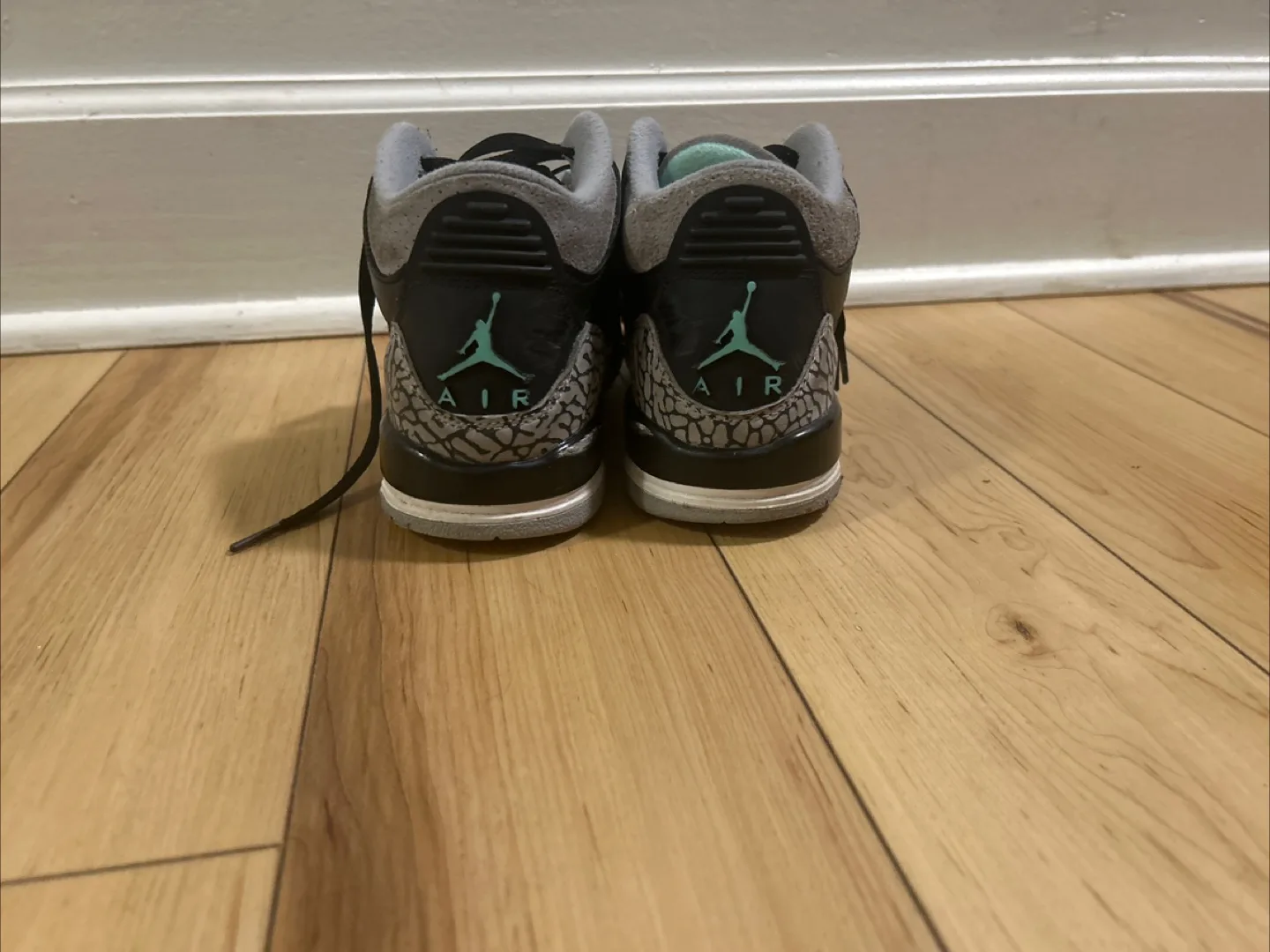 Jordan 3 Retro Black Cement Size 6Y thumbnail