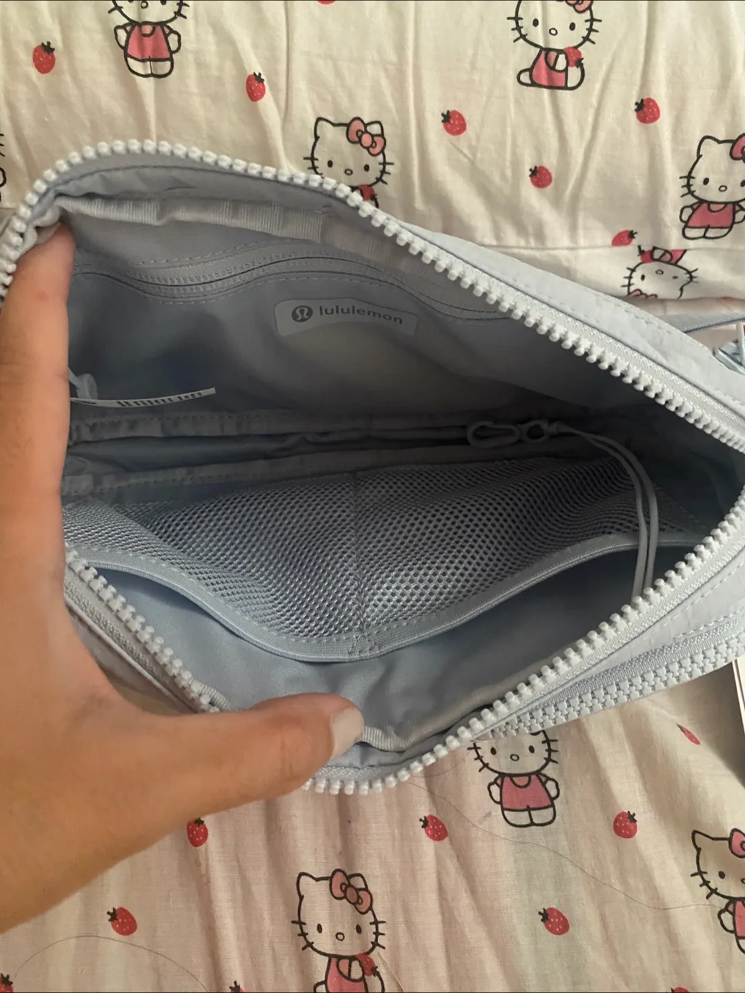 Lululemon Multi-Pocket Crossbody Bag 2.5L - Starch Blue image indicator(3)