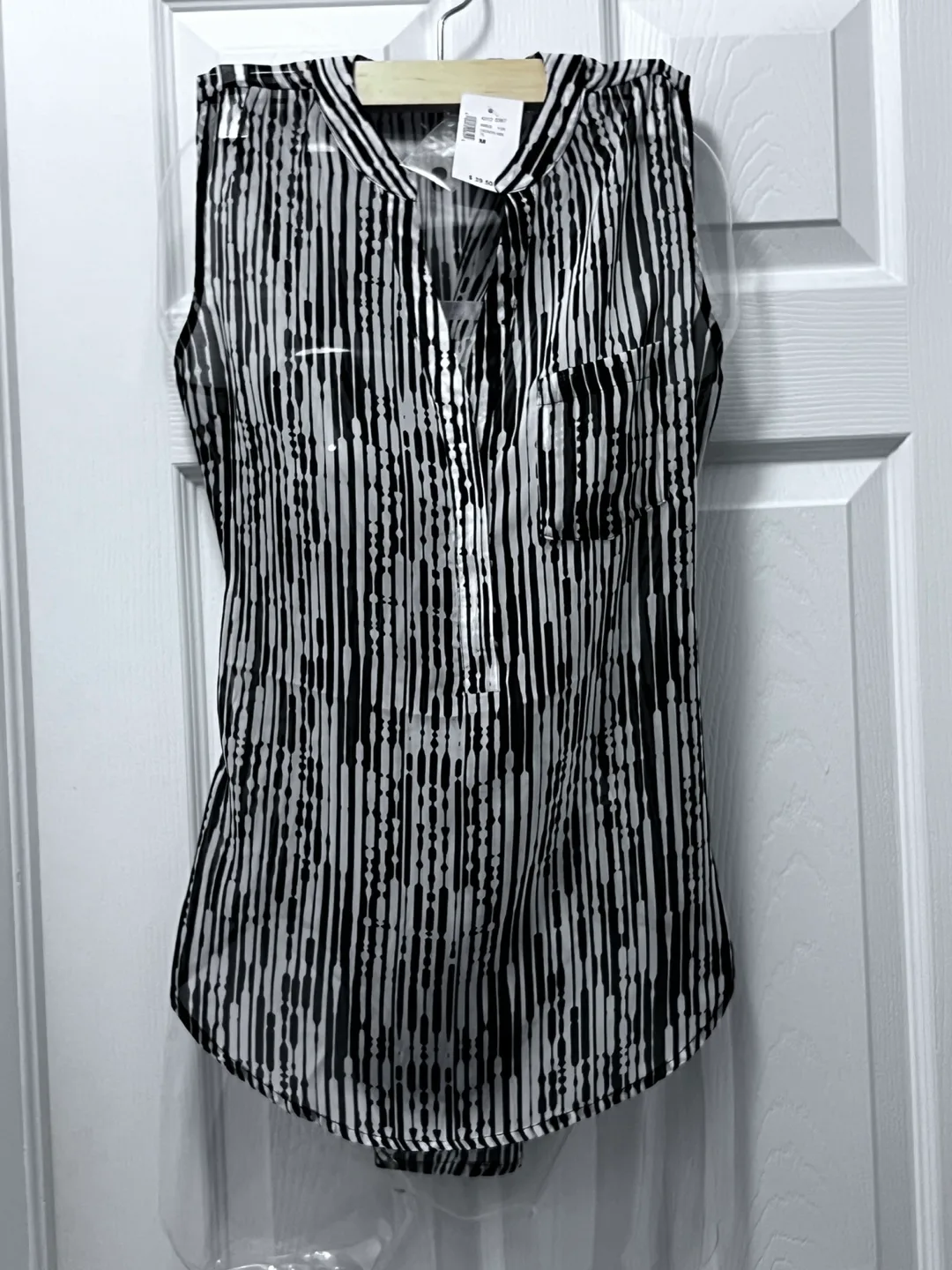 Brand new Striped Sleeveless Blouse - Size M thumbnail