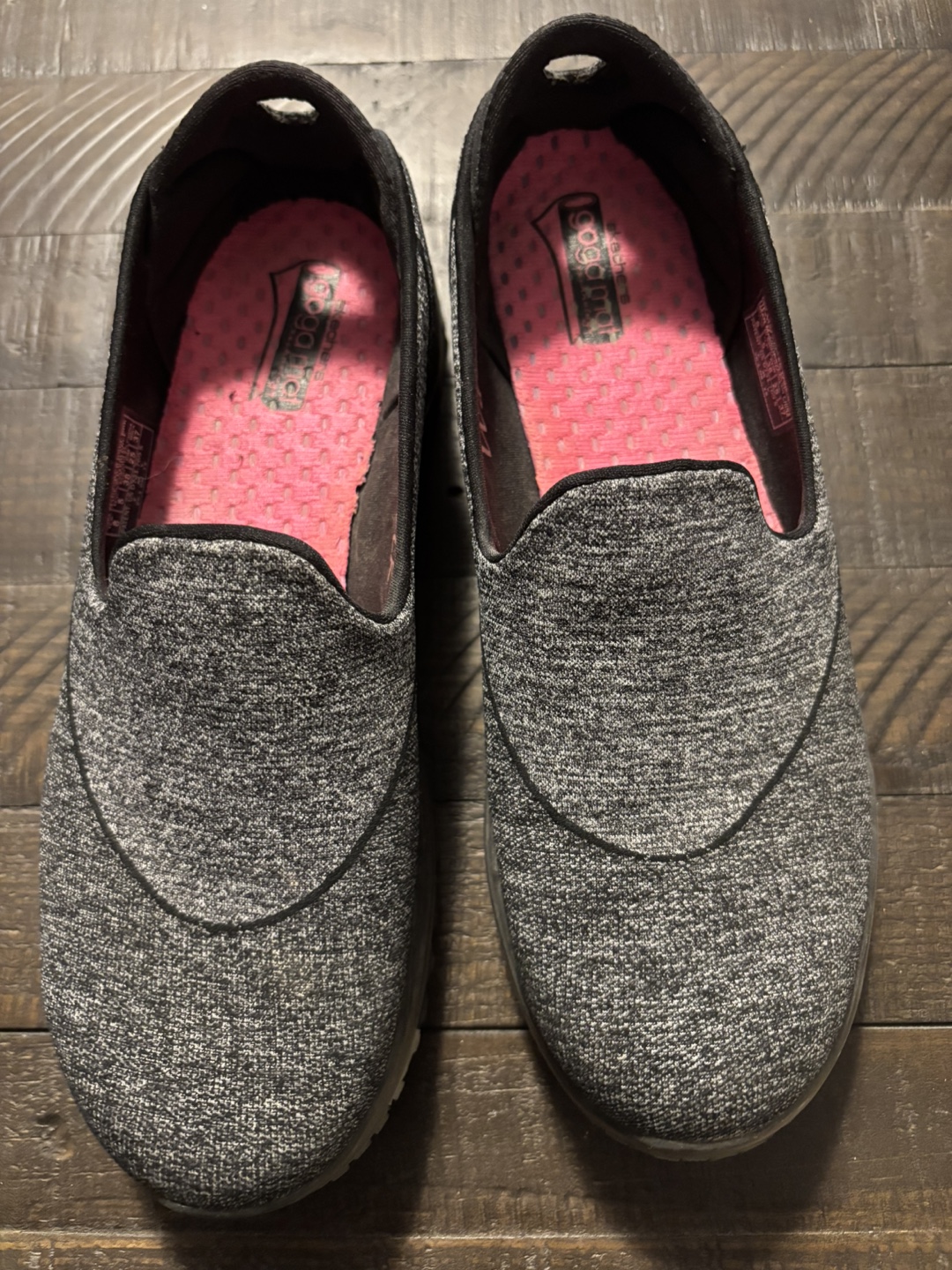 Skechers GOga Mat Gray Slip-on Shoes - Size 8 🇨🇦