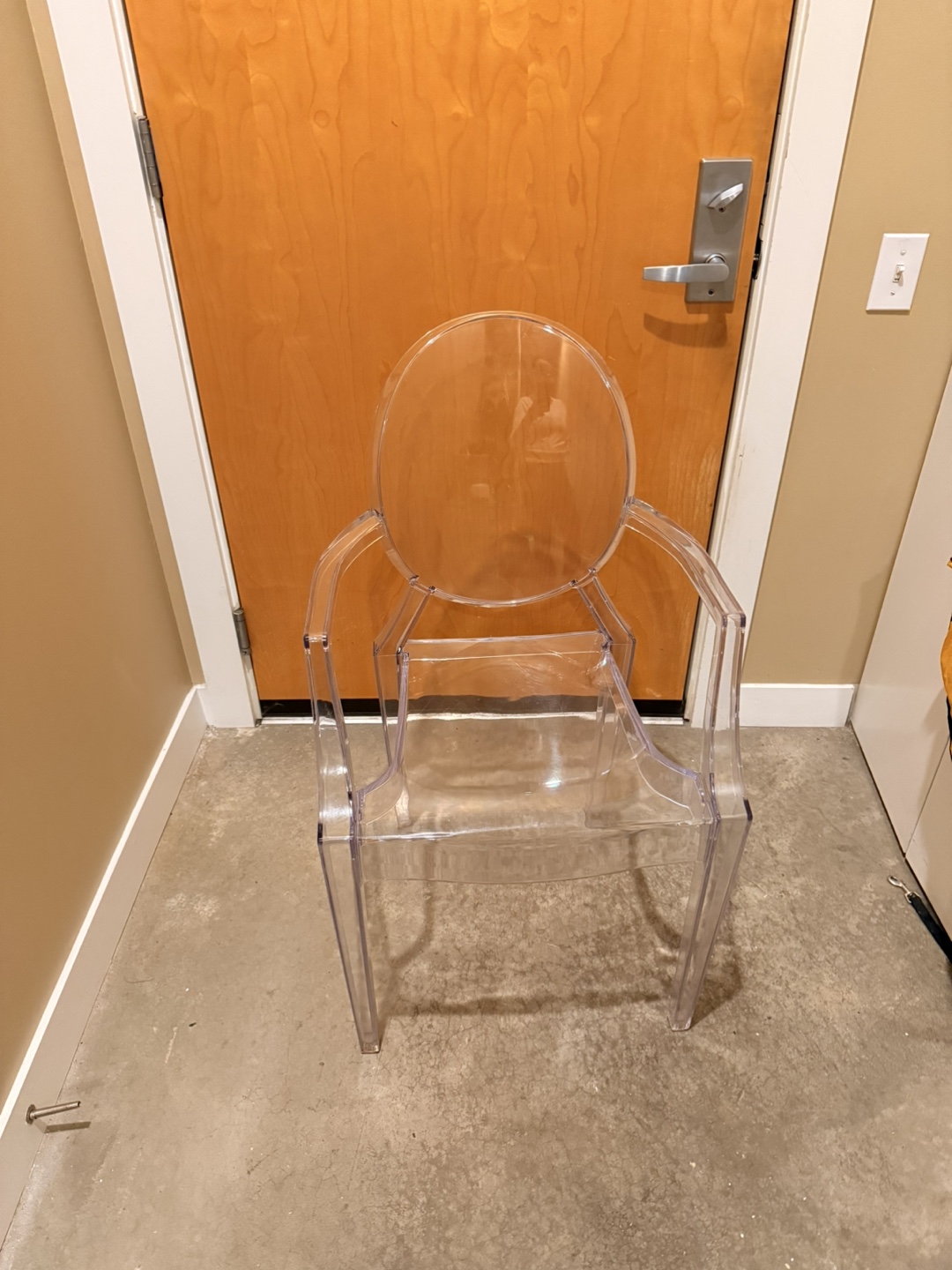 Clear Ghost Chair - photo 3