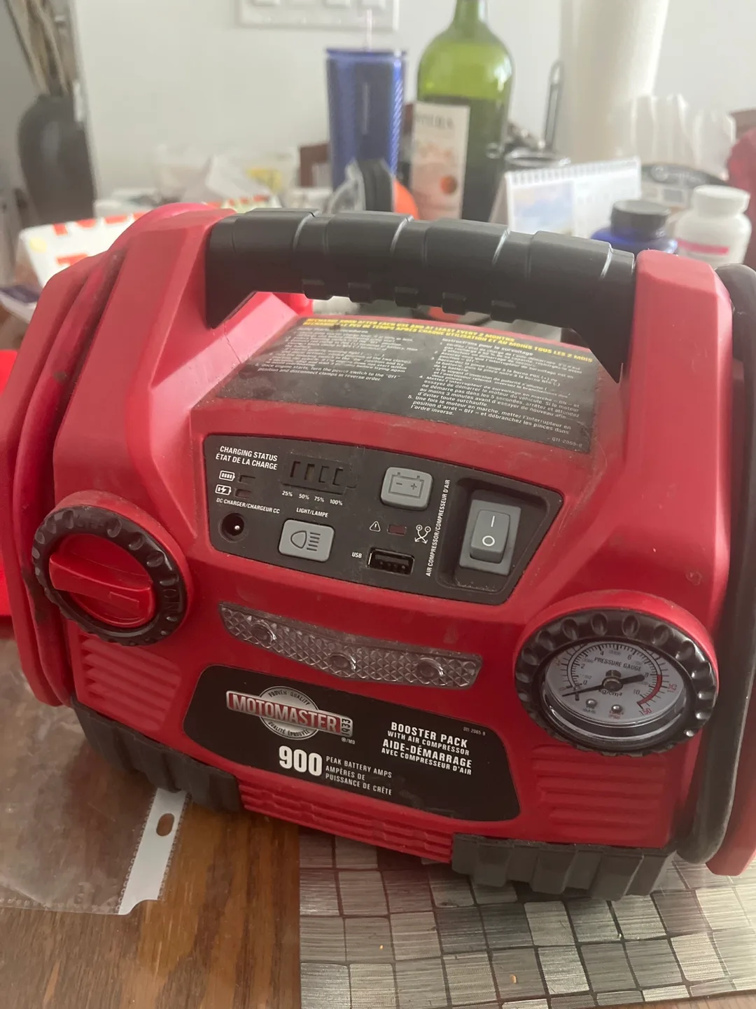 MotoMaster 900 Battery Booster Pack thumbnail