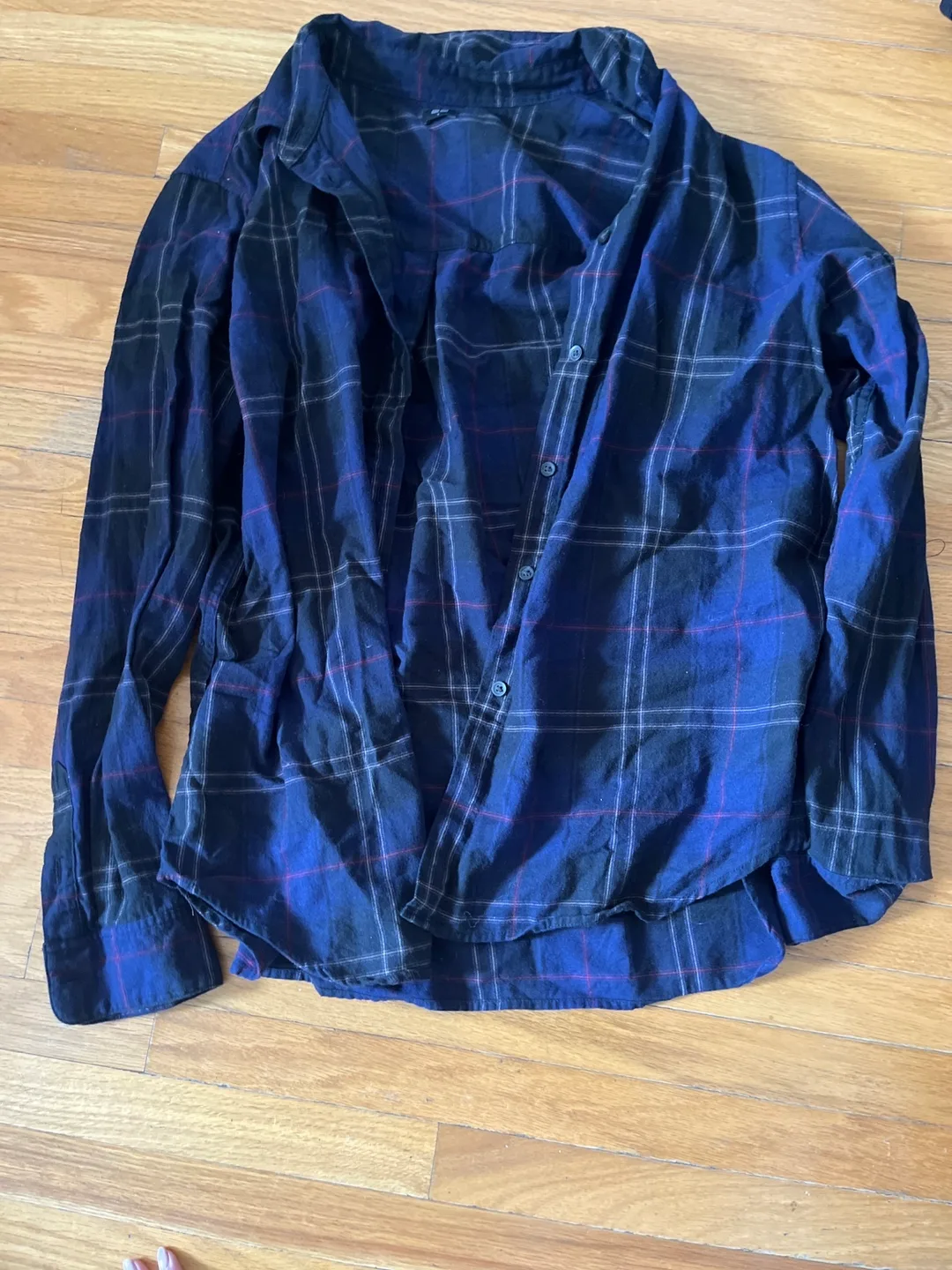UNIQLO Navy Blue Plaid Flannel Shirt thumbnail
