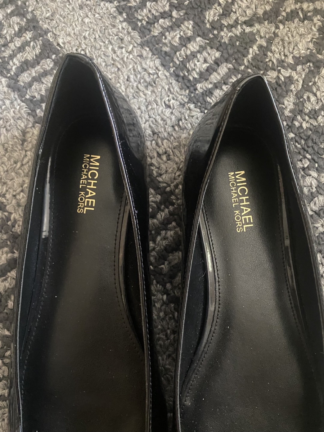 Michael Kors Black Patent Leather Flats BNWOT - photo 2