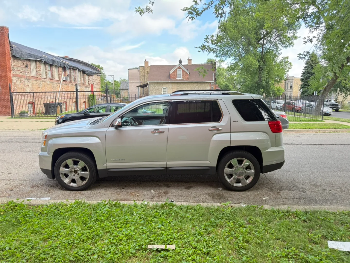 Silver GMC Terrain SUV 2016 thumbnail