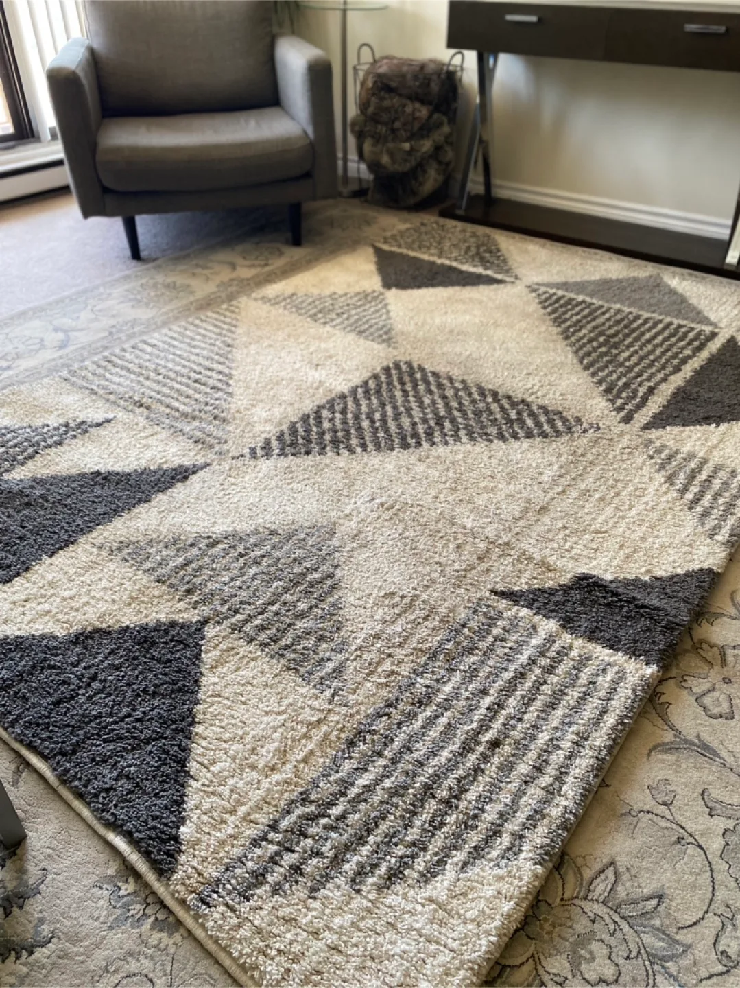 Geometric Patterned Area Rug - Grey & Beige thumbnail