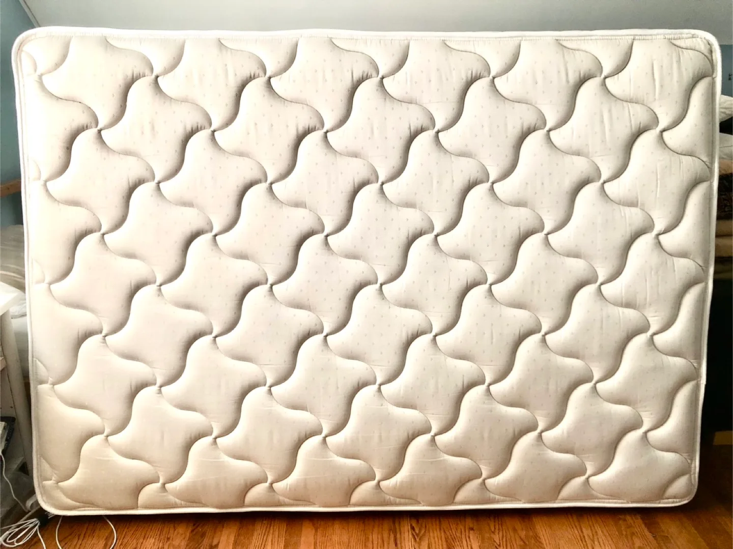 Sealy Double Mattress + Box spring thumbnail