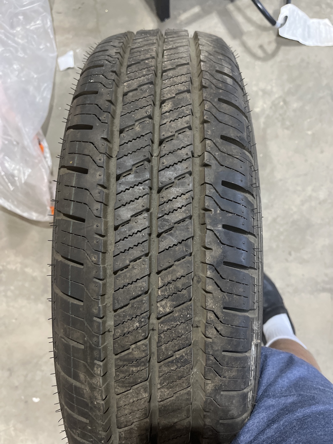 195/75R16C Hankook Tire with Rim - photo 3