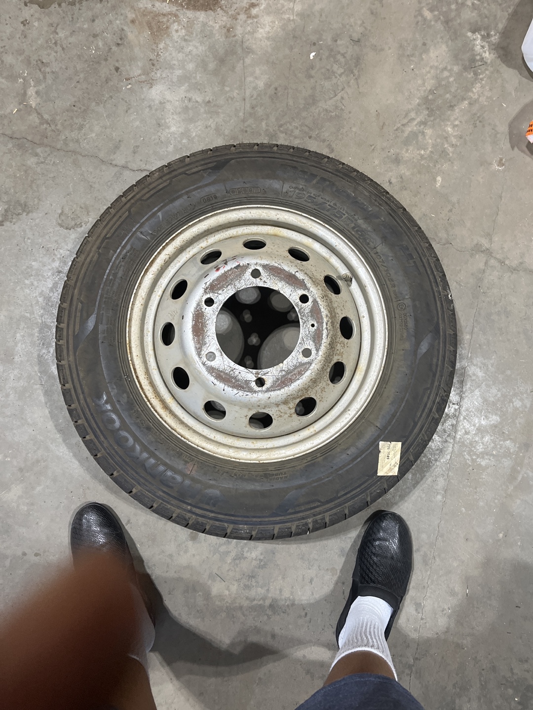 195/75R16C Hankook Tire with Rim