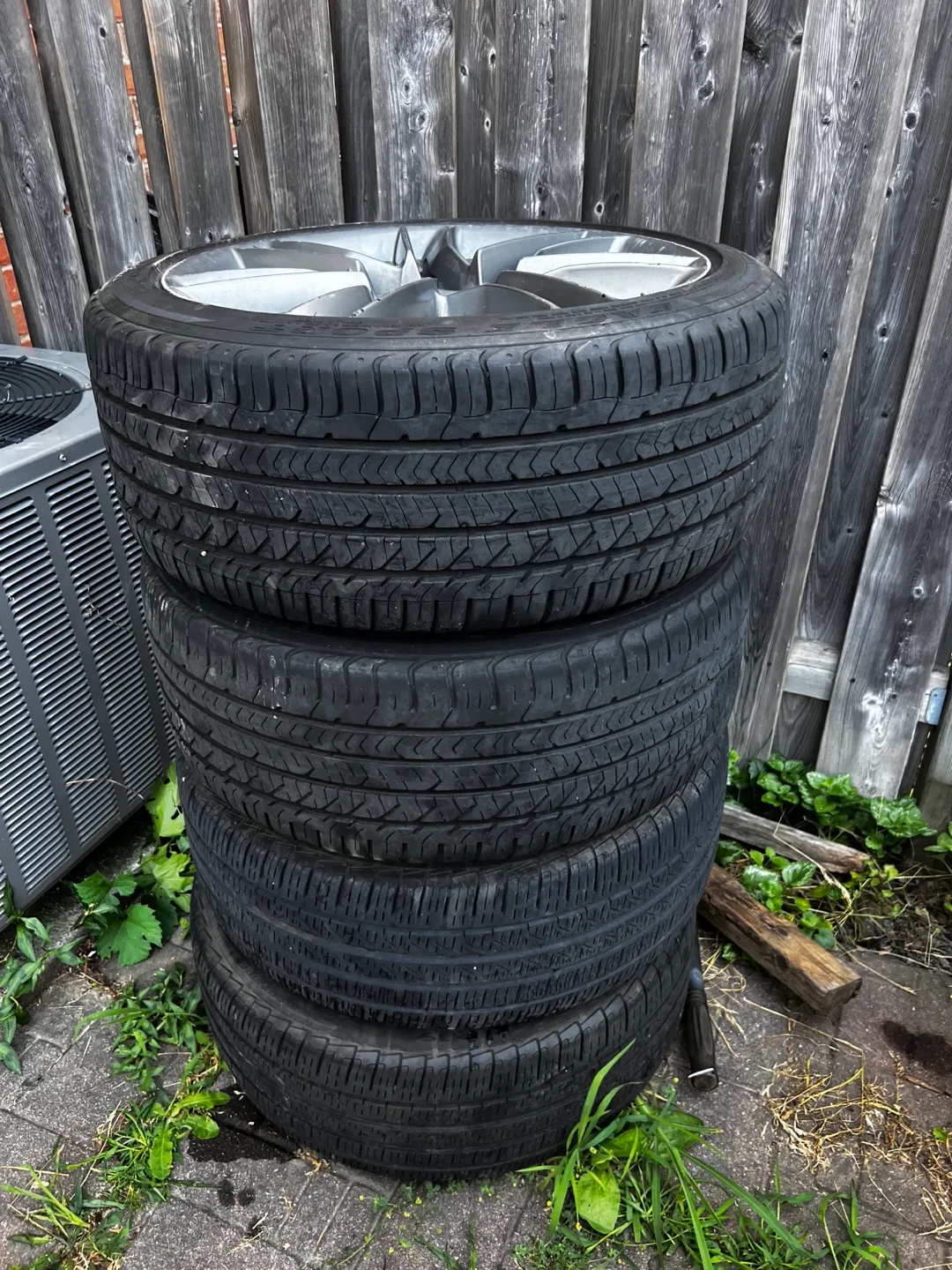 19 inch Rims with tires, 255/40/19new tires. 5x100 image indicator(3)