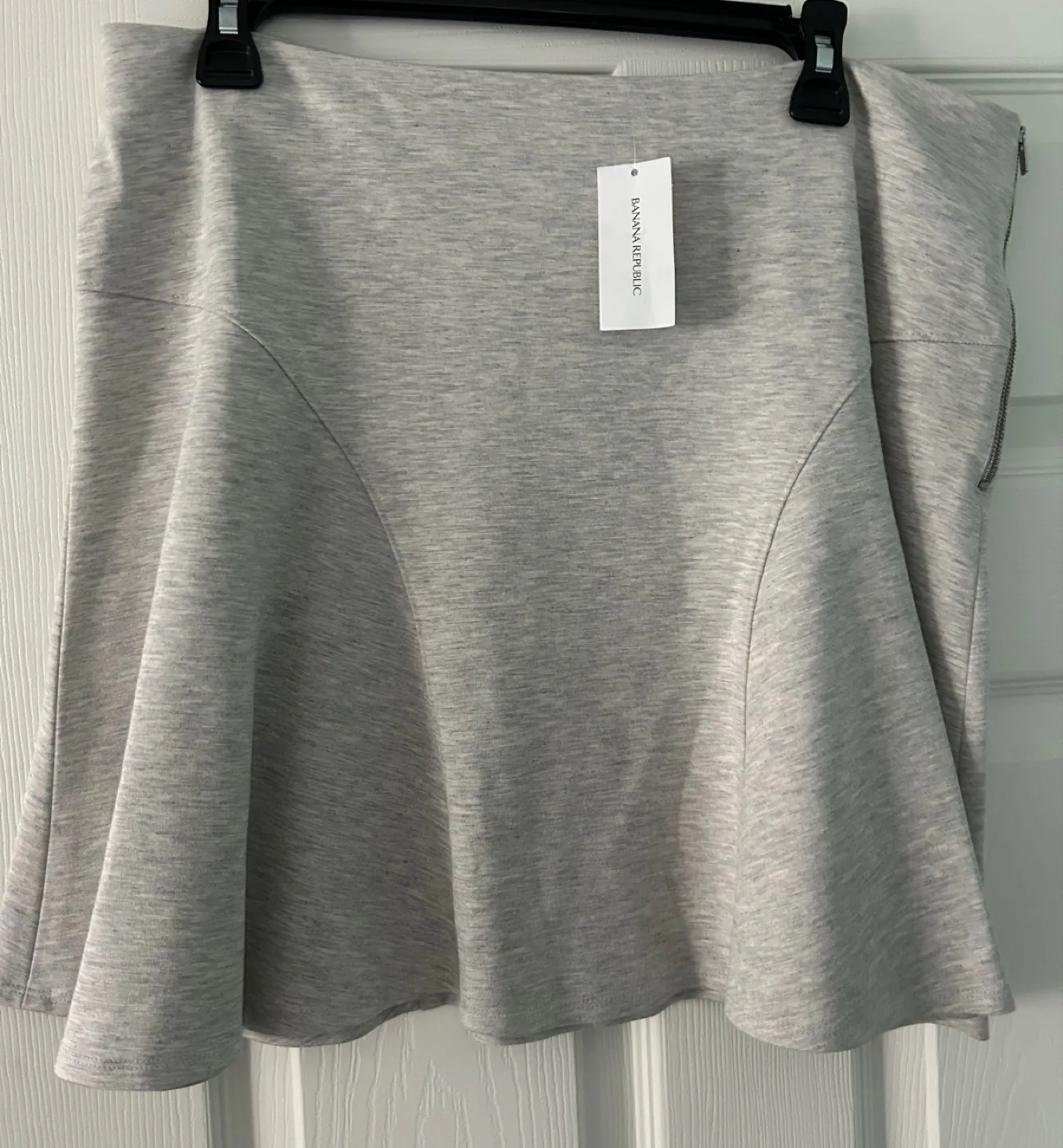NEW Banana Republic Grey Skirt - Size 14 thumbnail