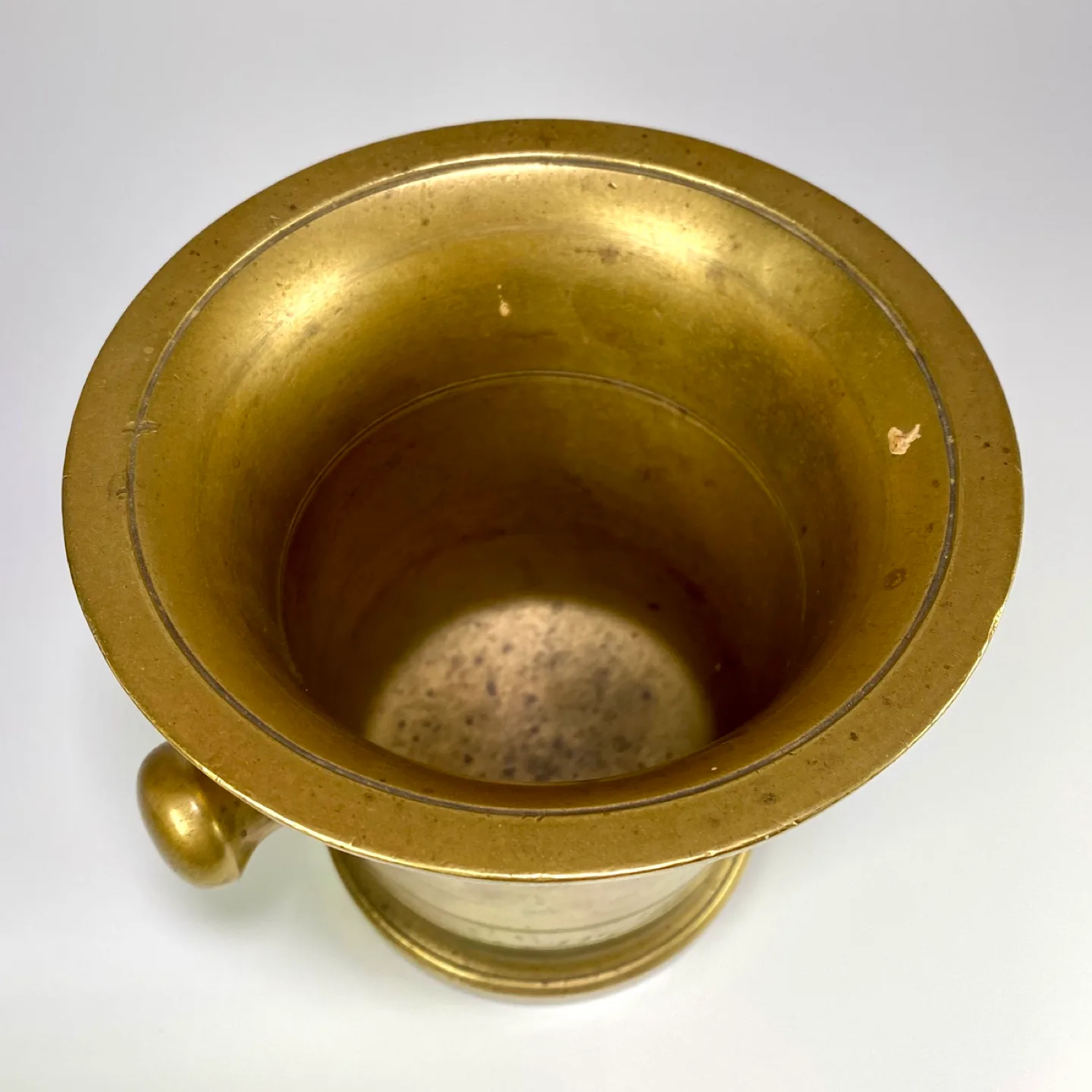 Antique Brass Mortar & Pestle image indicator(3)