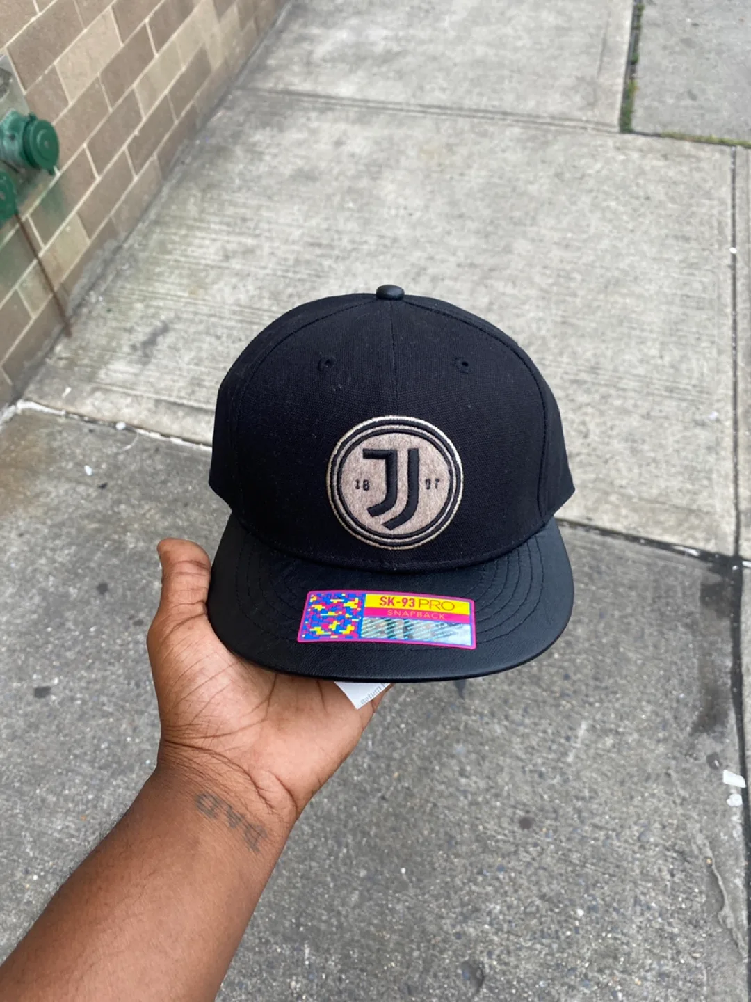 Juventus Black Hat thumbnail