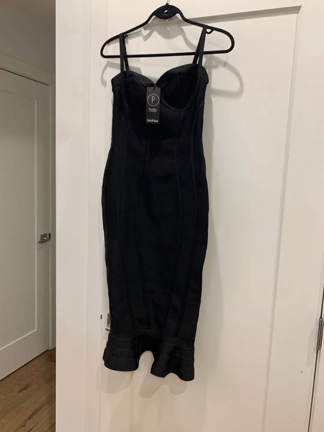 Boohoo Petite Black Bandage Hem Midi Dress - Size 6 thumbnail