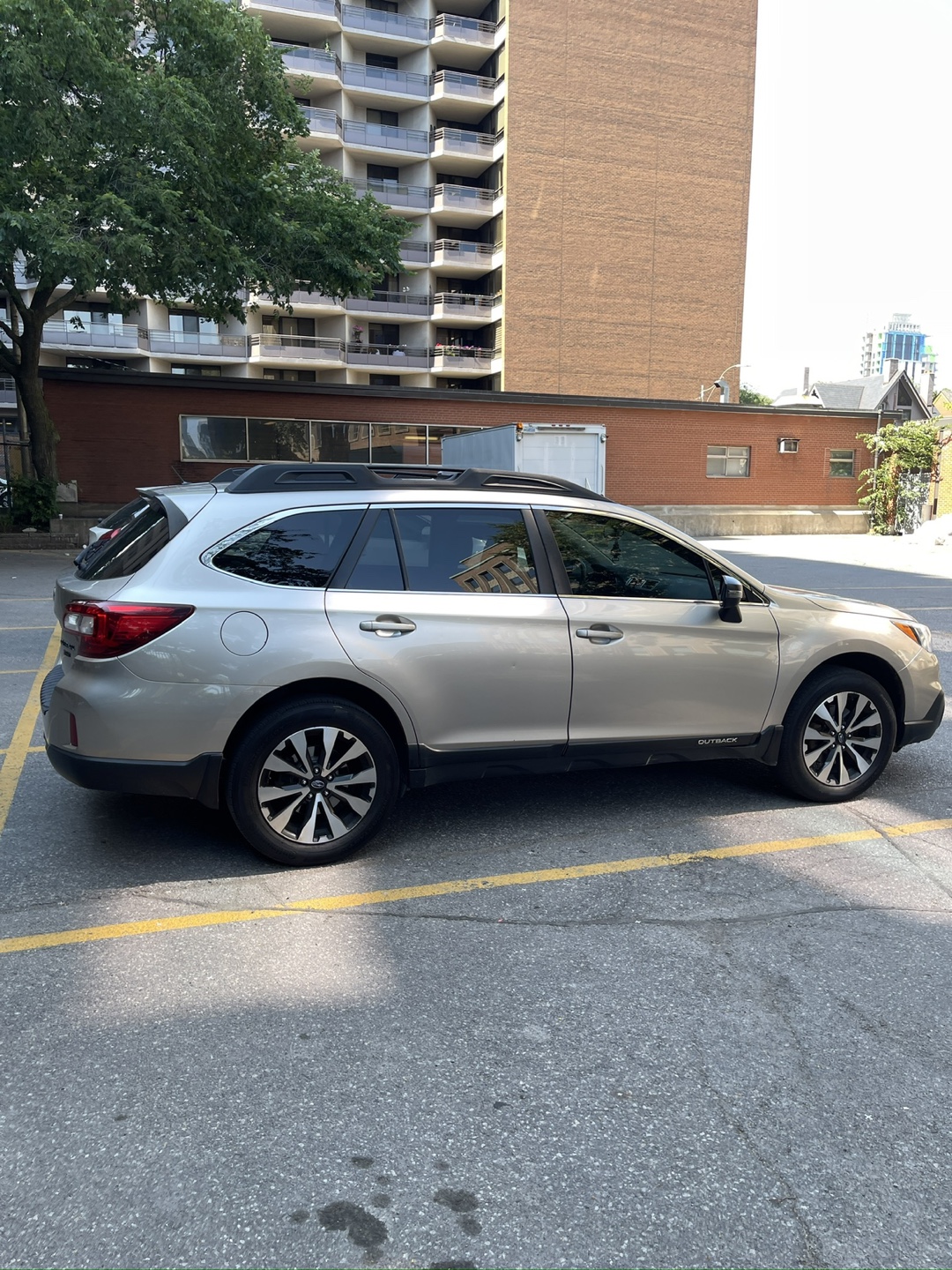 2015 Subaru Outback - 3.6r Limited +Tech pkg