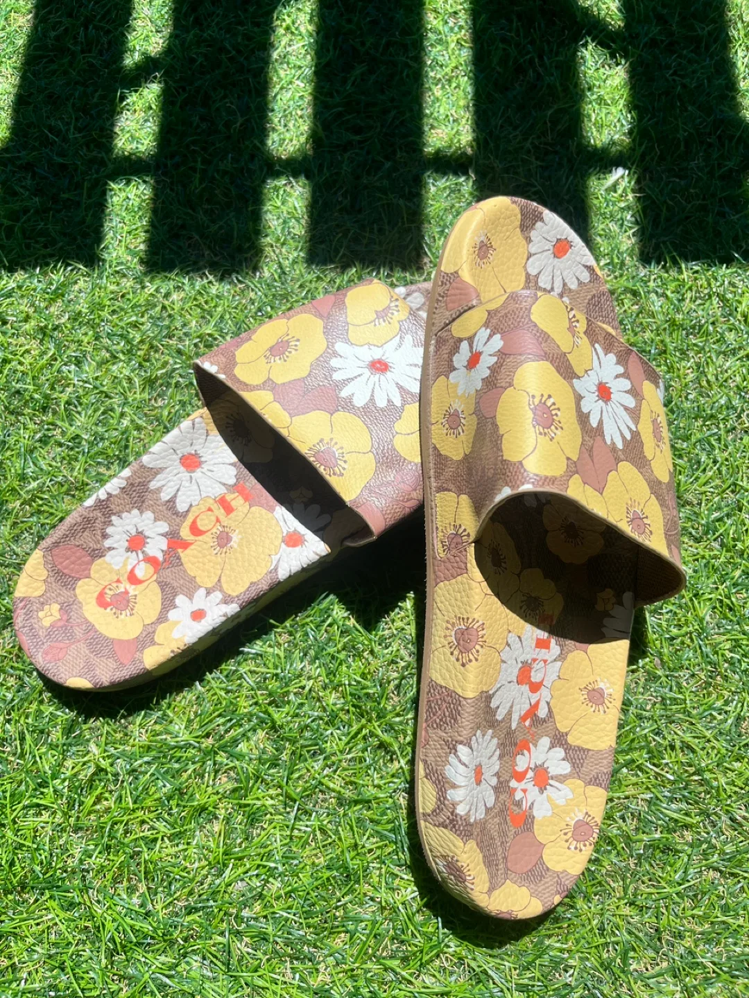 Coach Udele Sig Floral Sport Slides thumbnail
