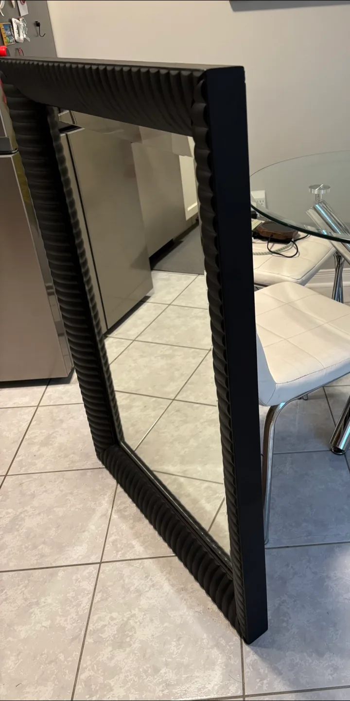 Large Black Framed Mirror image indicator(4)