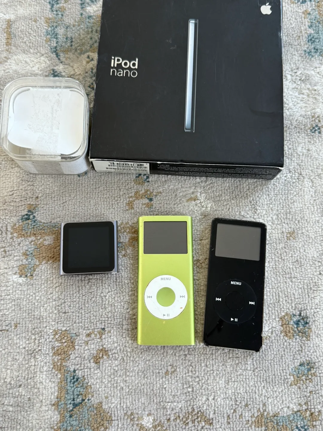Apple set 3 IPod NANO 1 GB/ NANO 2 Gen 4GB/ NANO 6 Gen 8 GB thumbnail