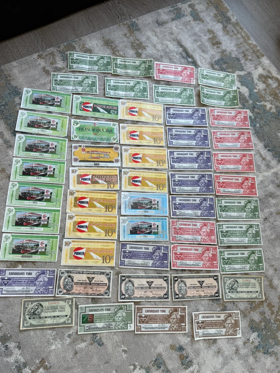 Set 52 Vintage Canadian Tire Money thumbnail