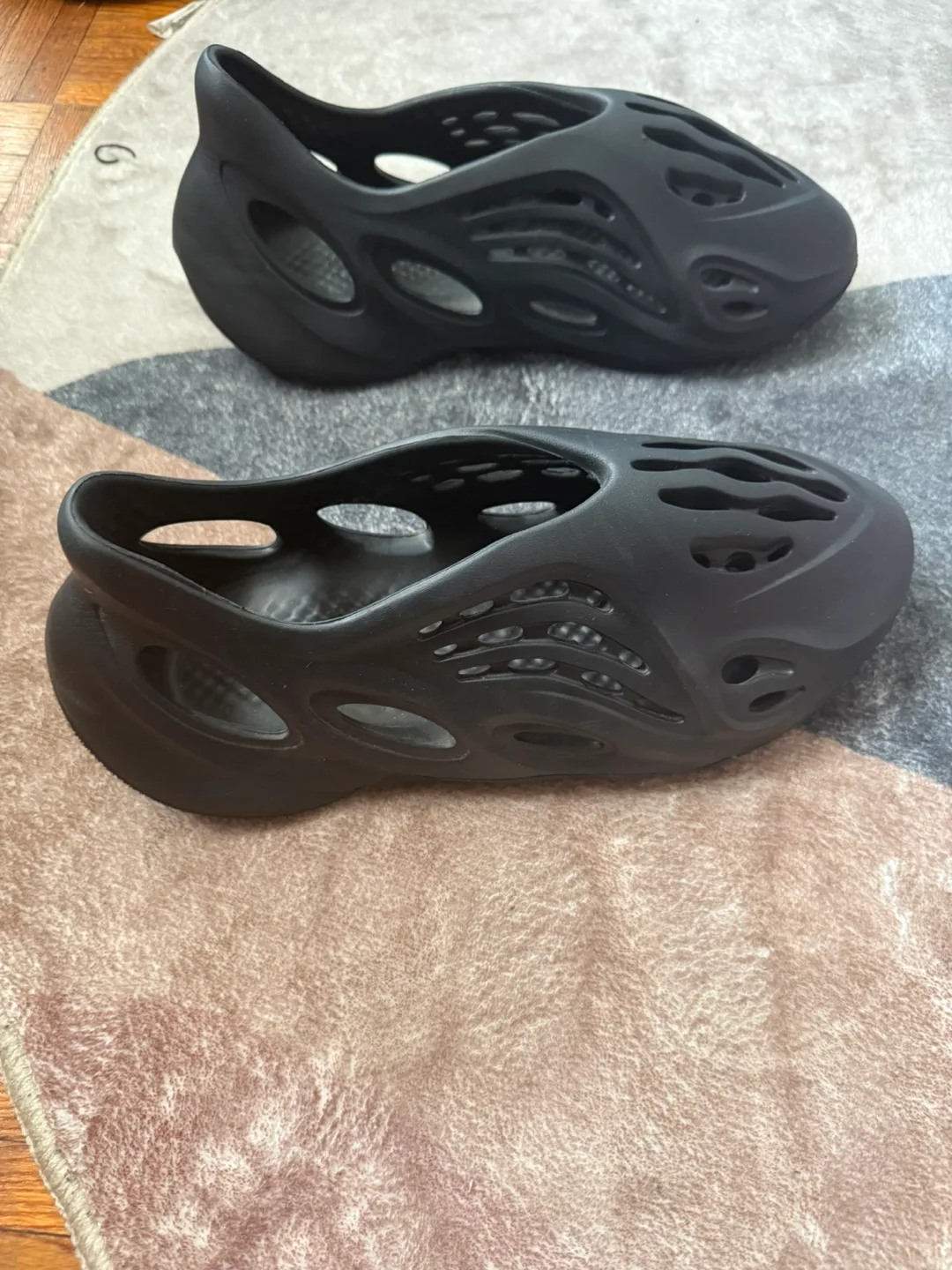 Adidas Yeezy Foam Runner Onyx thumbnail