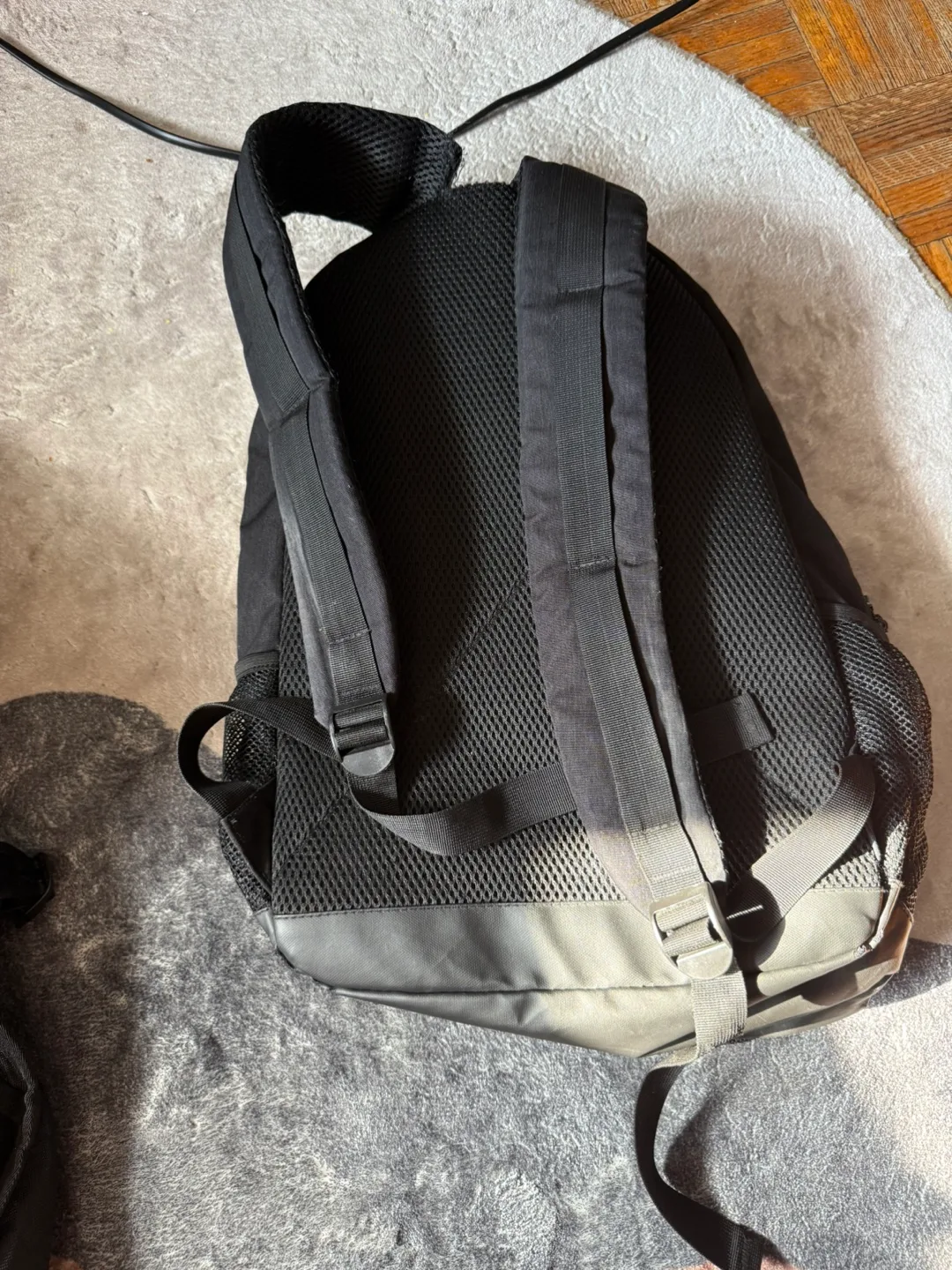 TST Usente Bags Black Backpack image indicator(2)