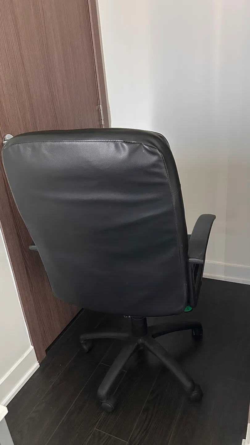 PU Leather Height Adjustable Executive Swivel Office/Desk Chair image indicator(2)