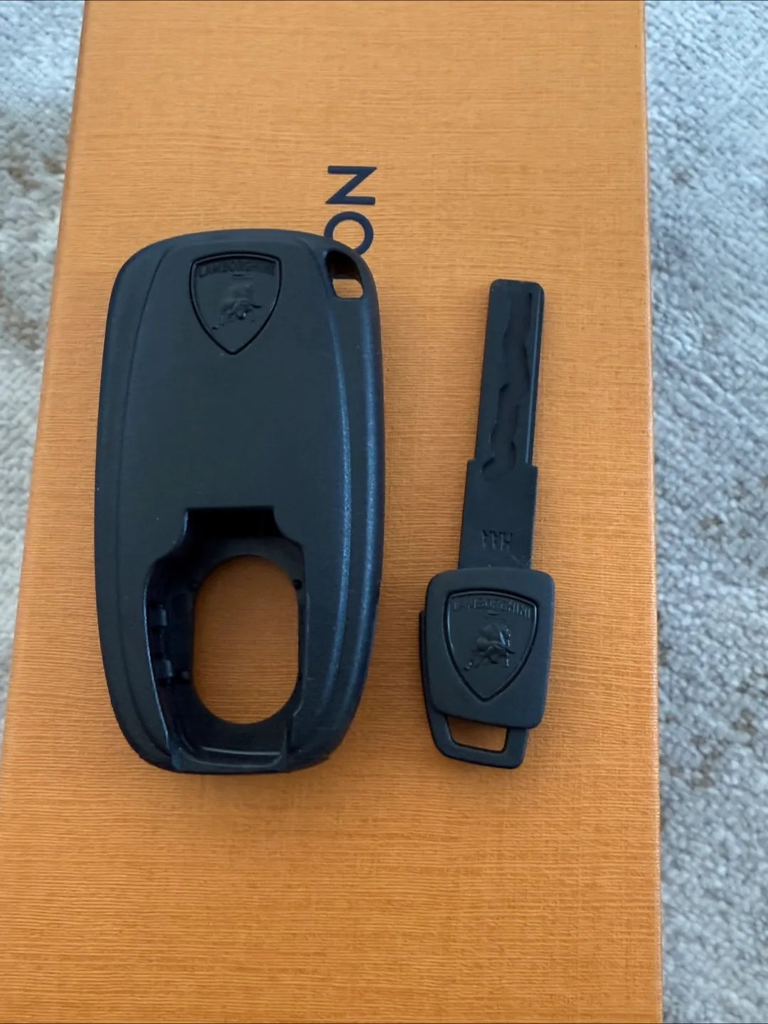New Lamborghini Valet Key Fob Key Holder image indicator(2)