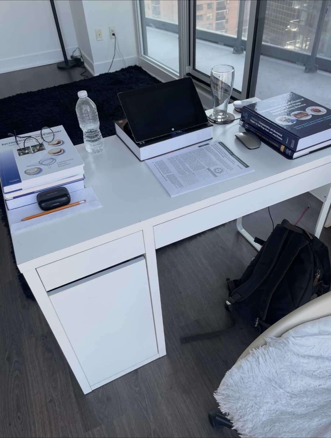 White Desktop with storage space - photo 4