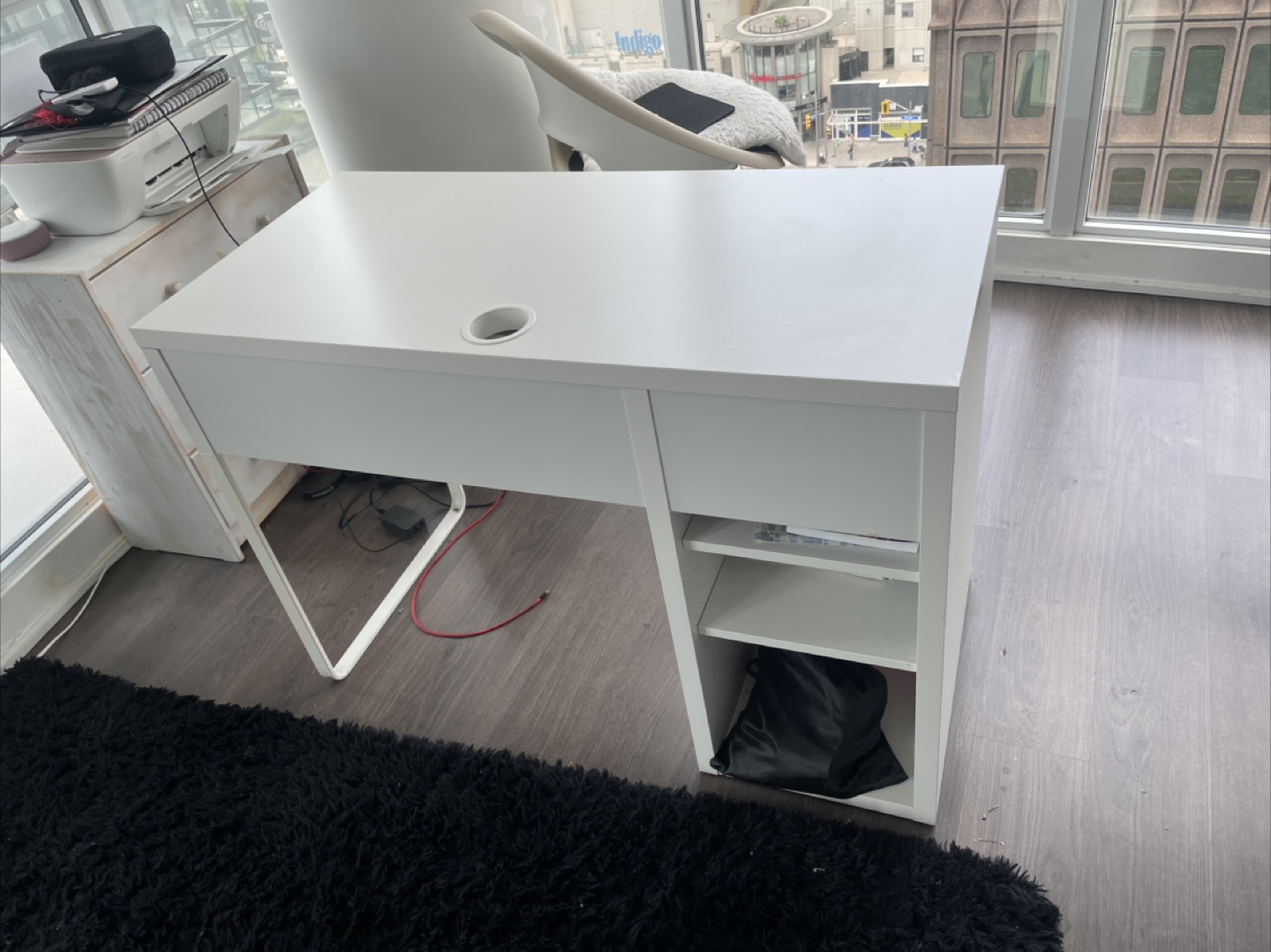 White Desktop with storage space - photo 3