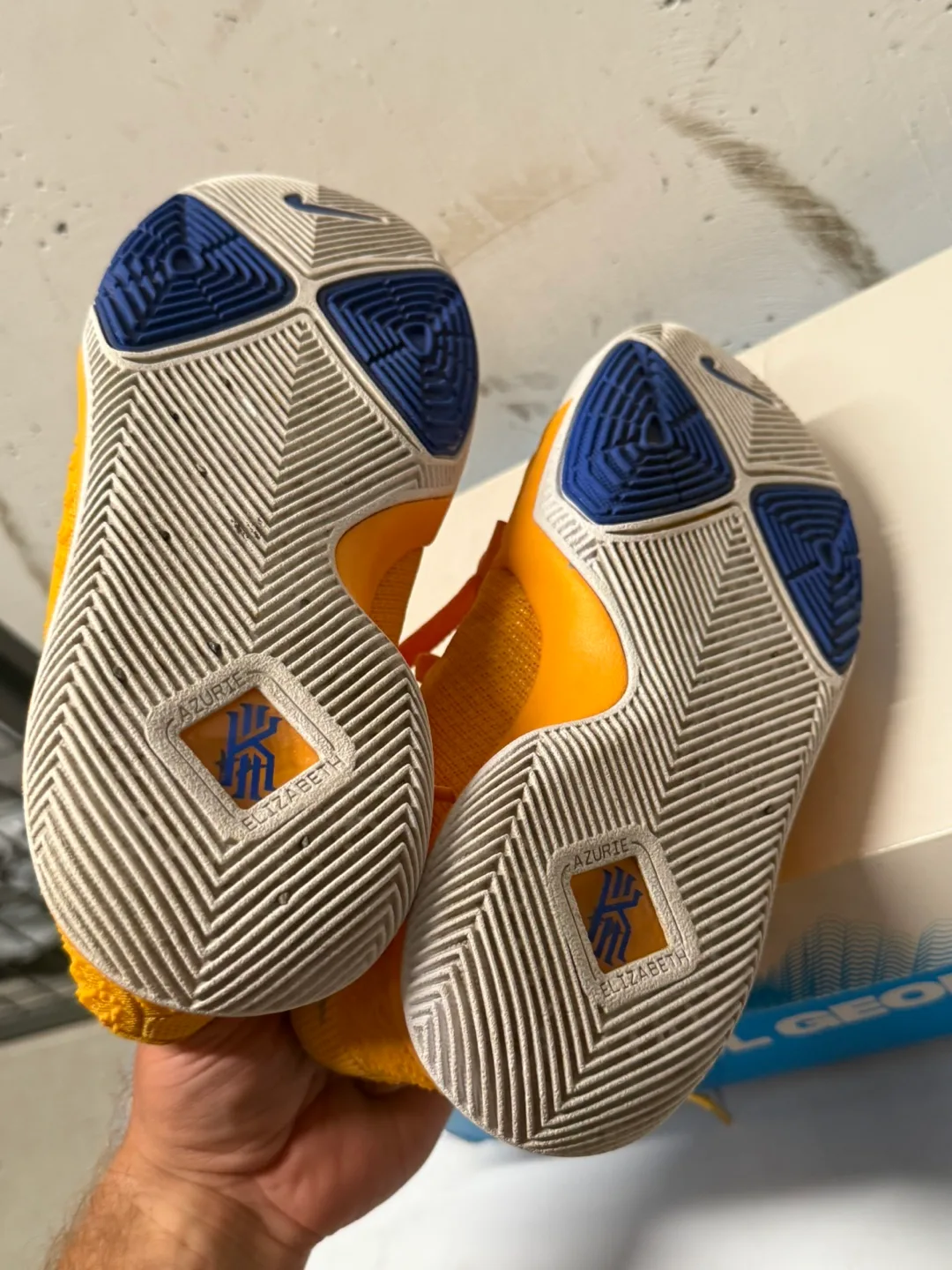 NIKE Kyrie 3 GS 'Mac and Cheese image indicator(5)