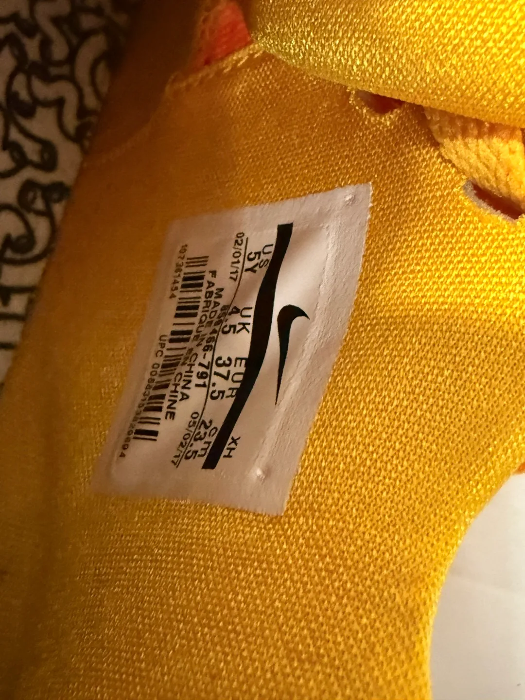 NIKE Kyrie 3 GS 'Mac and Cheese image indicator(8)