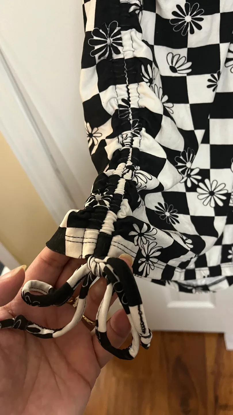 Streetwear Society Black & White Romper - Size L image indicator(2)