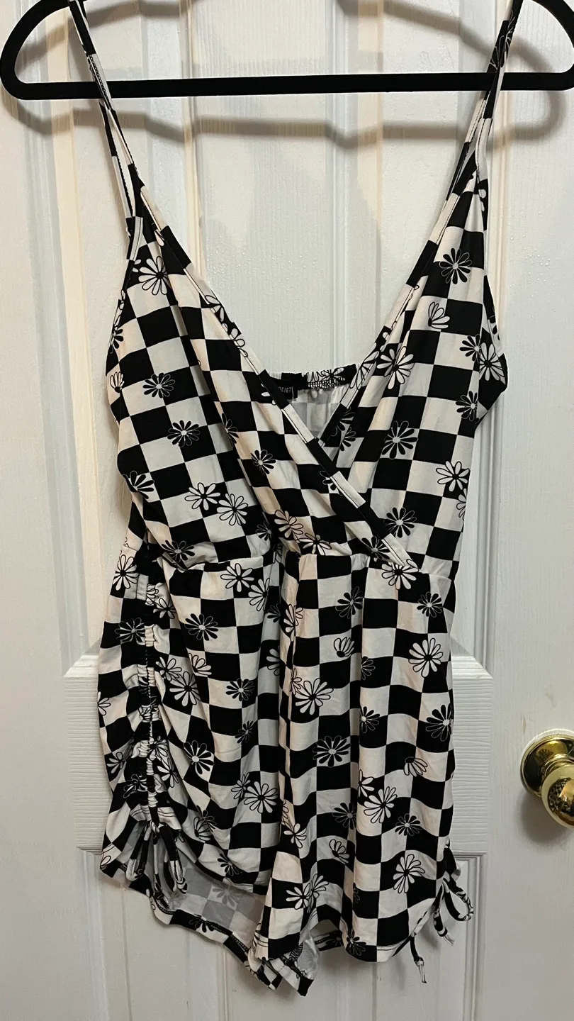 Streetwear Society Black & White Romper - Size L image indicator(4)