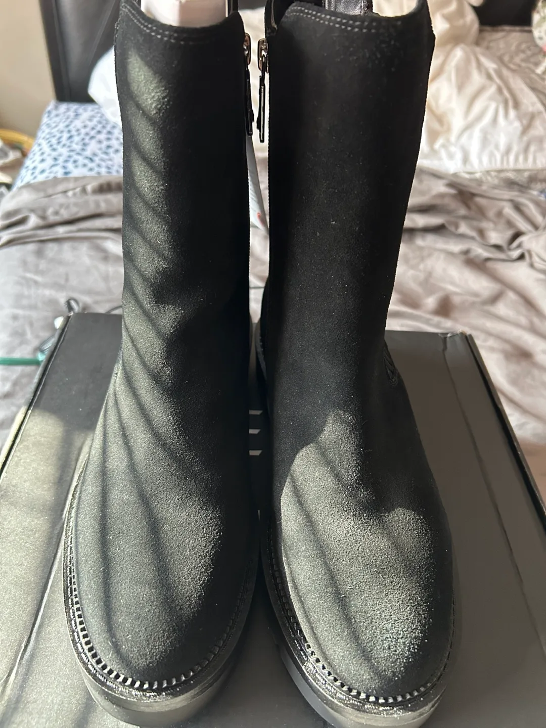 Blondo Waterproof Suede boots. Size 9 image indicator(6)