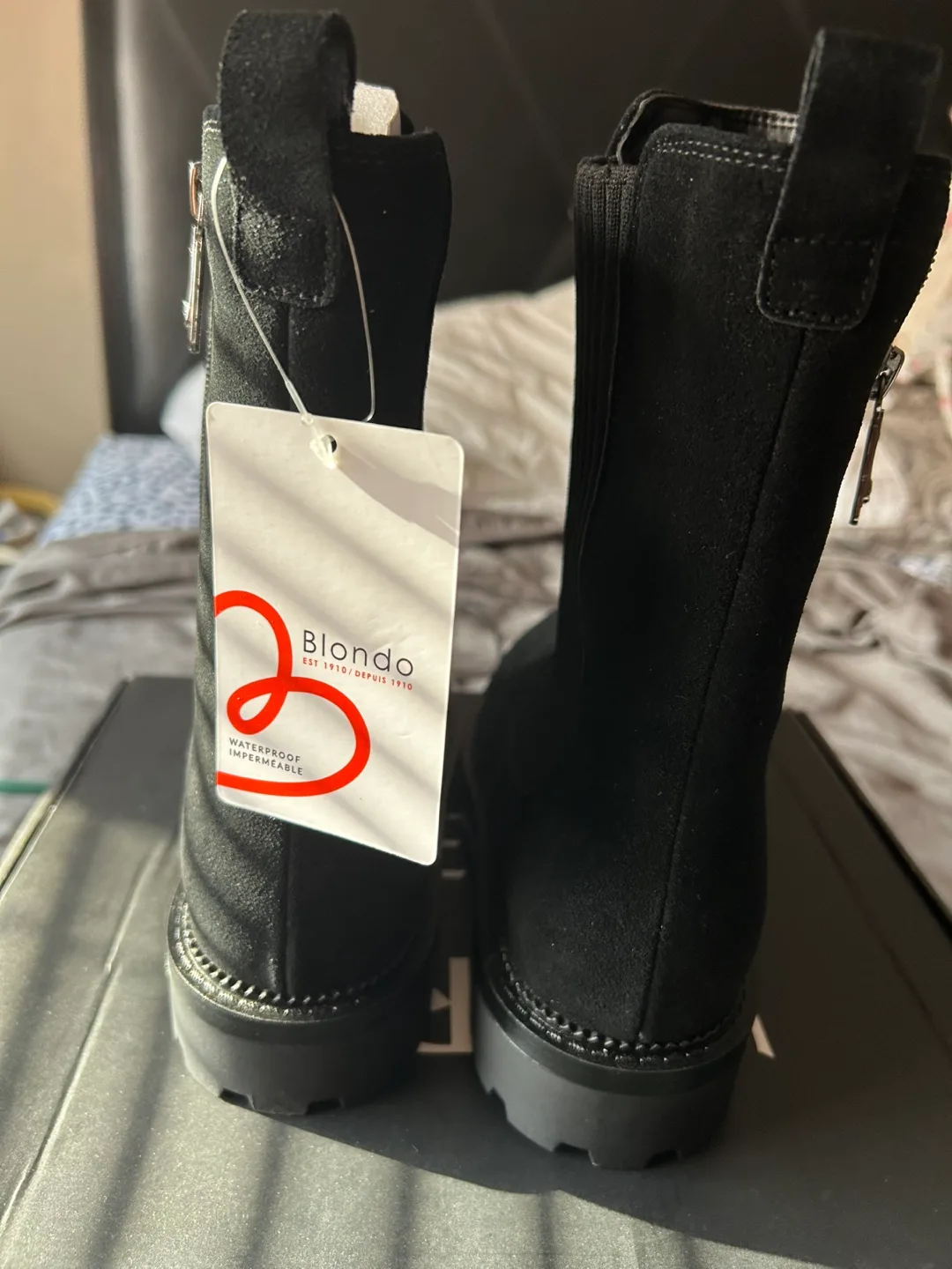 Blondo Waterproof Suede boots. Size 9 image indicator(3)