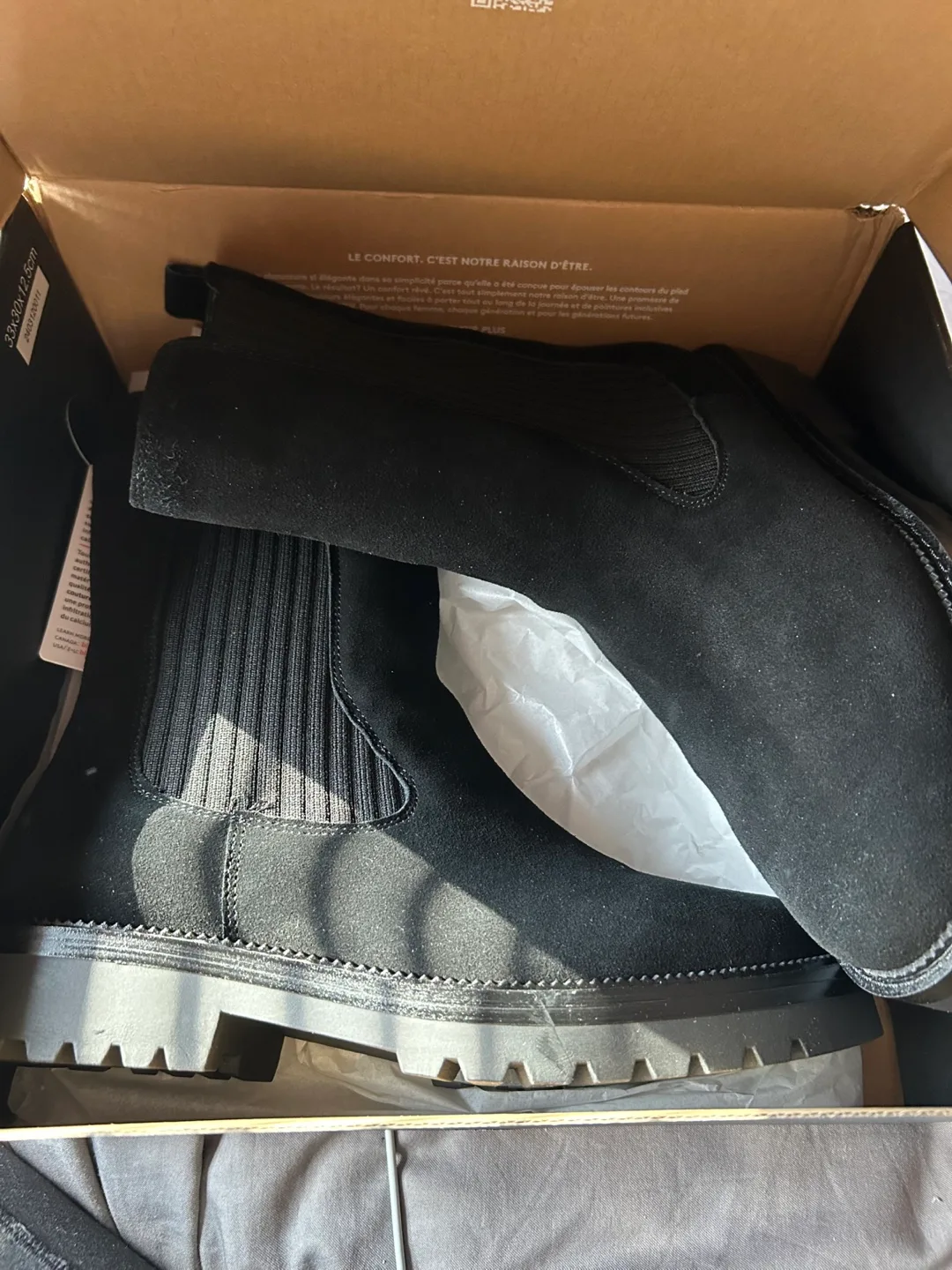 Blondo Waterproof Suede boots. Size 9 image indicator(7)