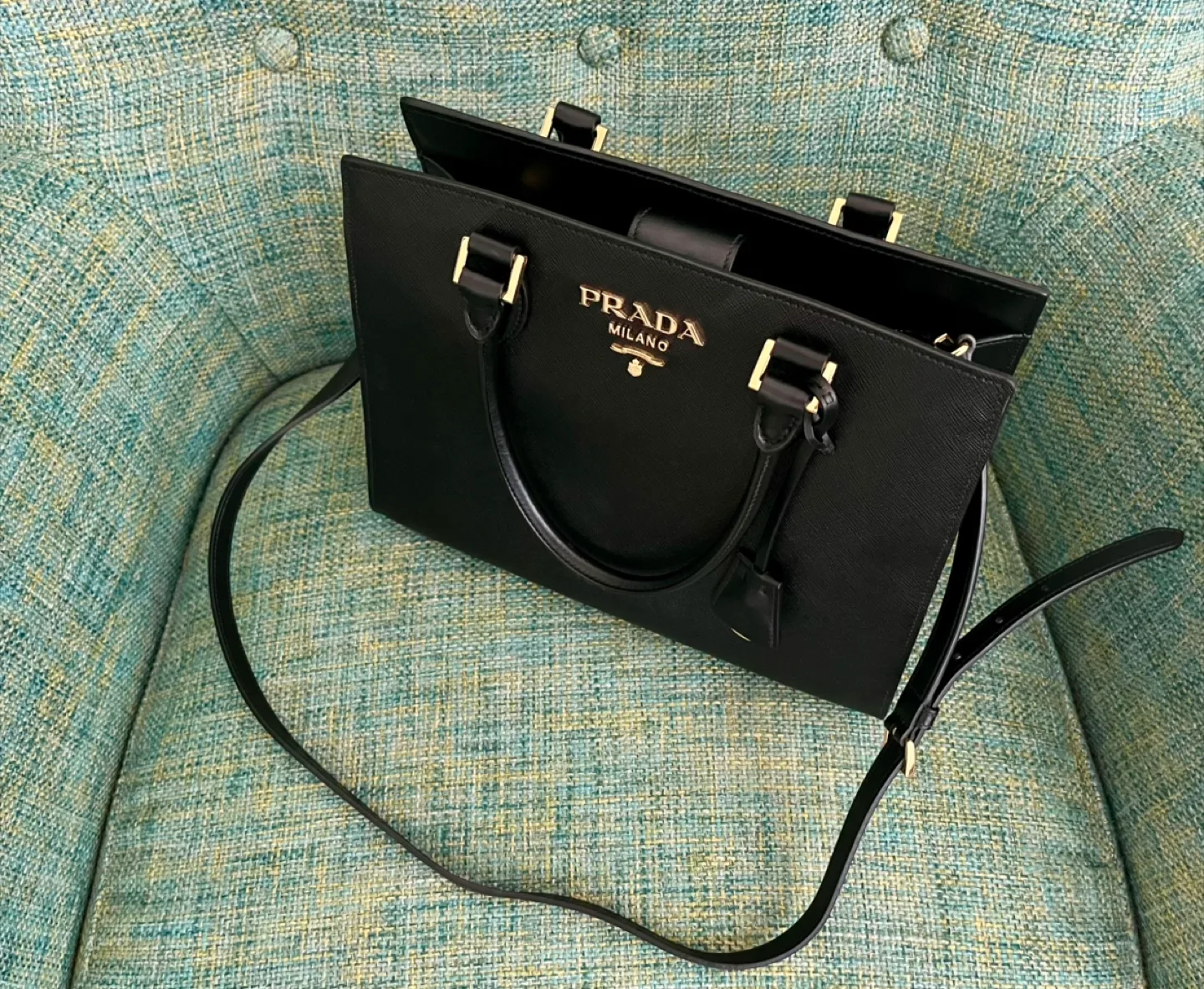 Prada tote bag thumbnail