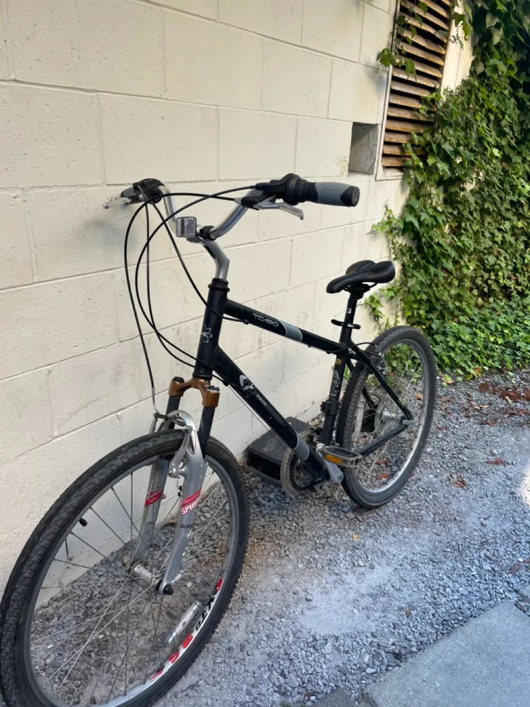 Hybrid bike thumbnail