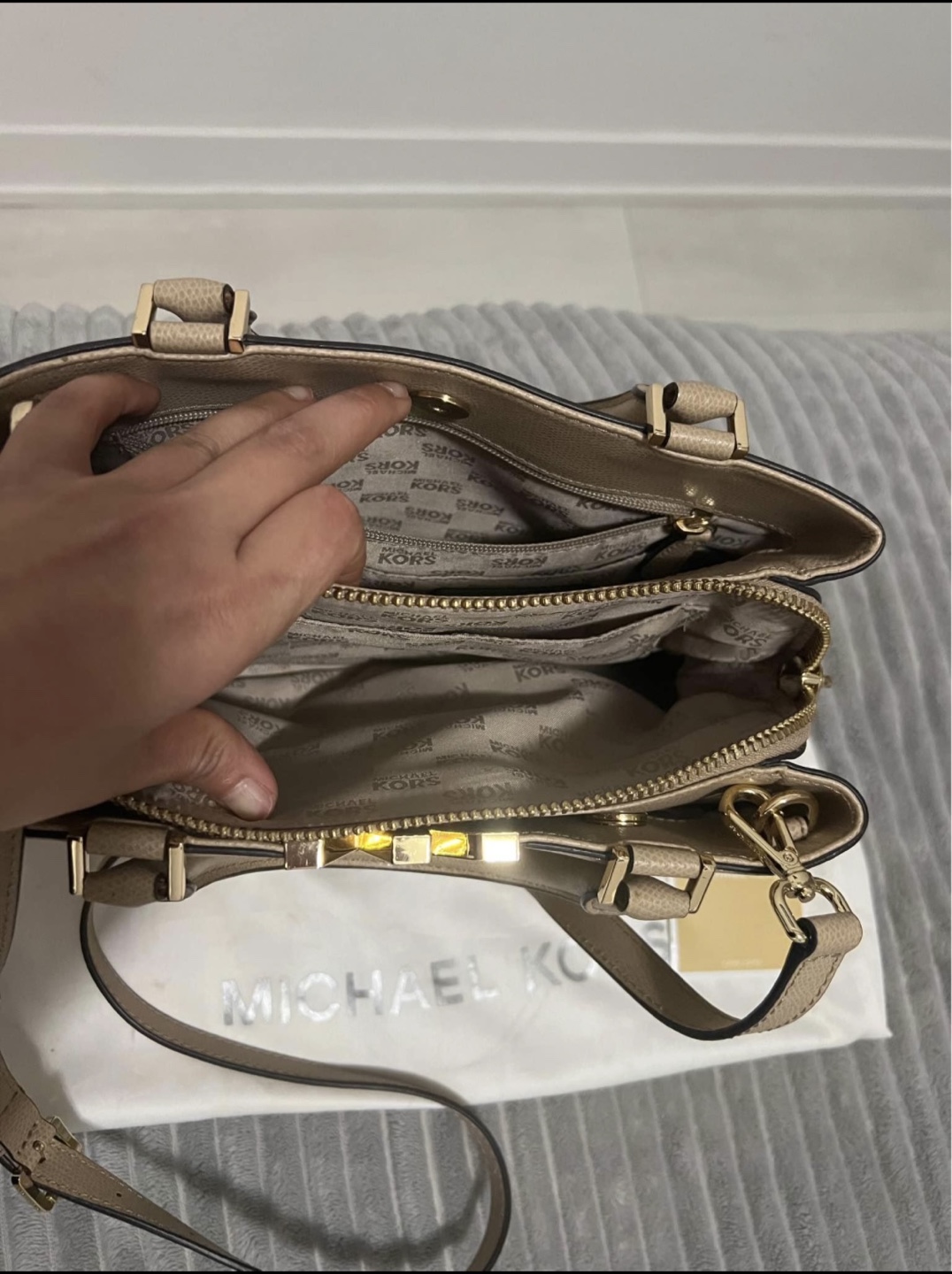 Michael Kors Satchel - Beige - photo 2